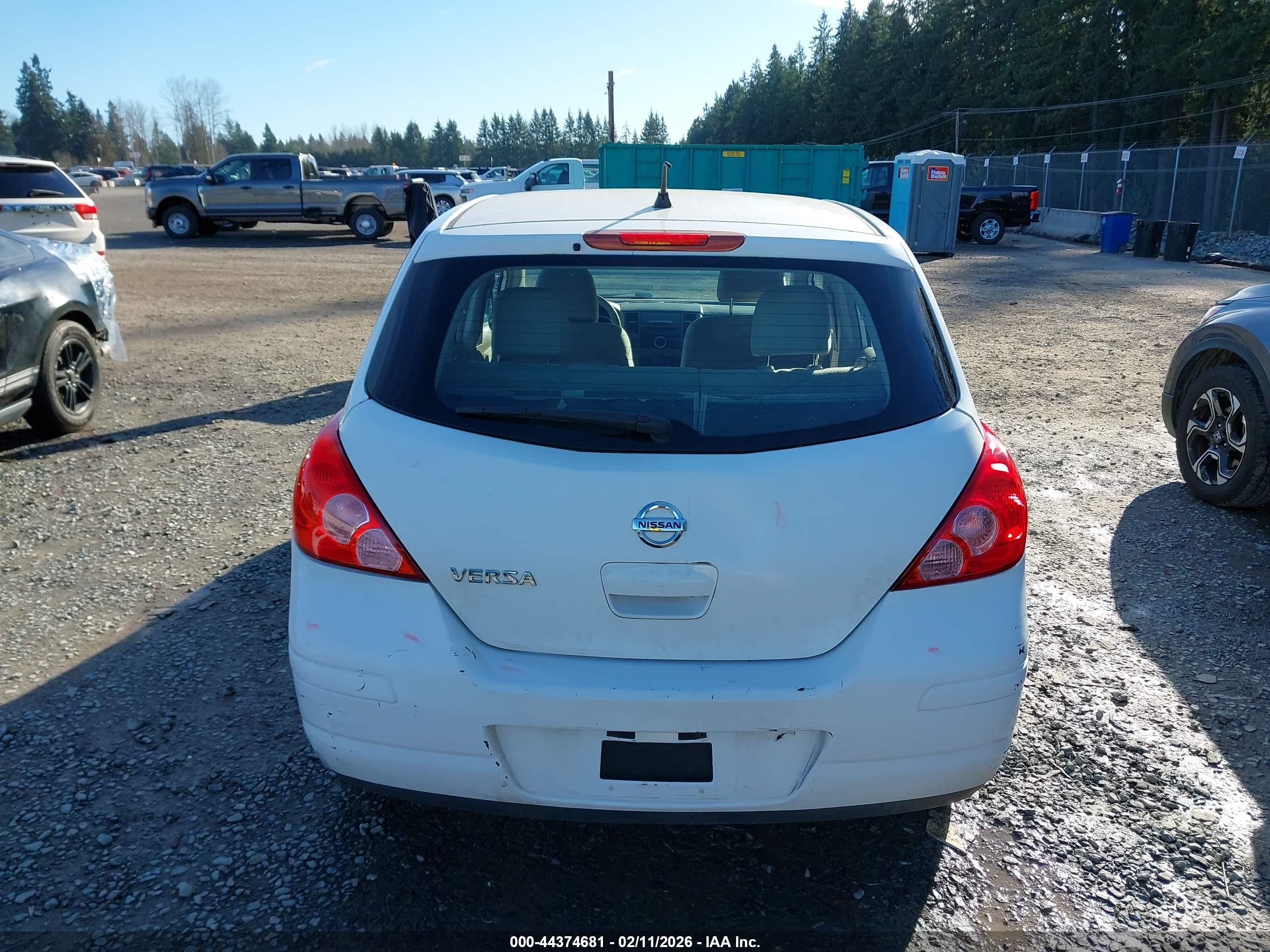 2011 Nissan Versa 1.8s White vin: 3N1BC1CP6BL410244