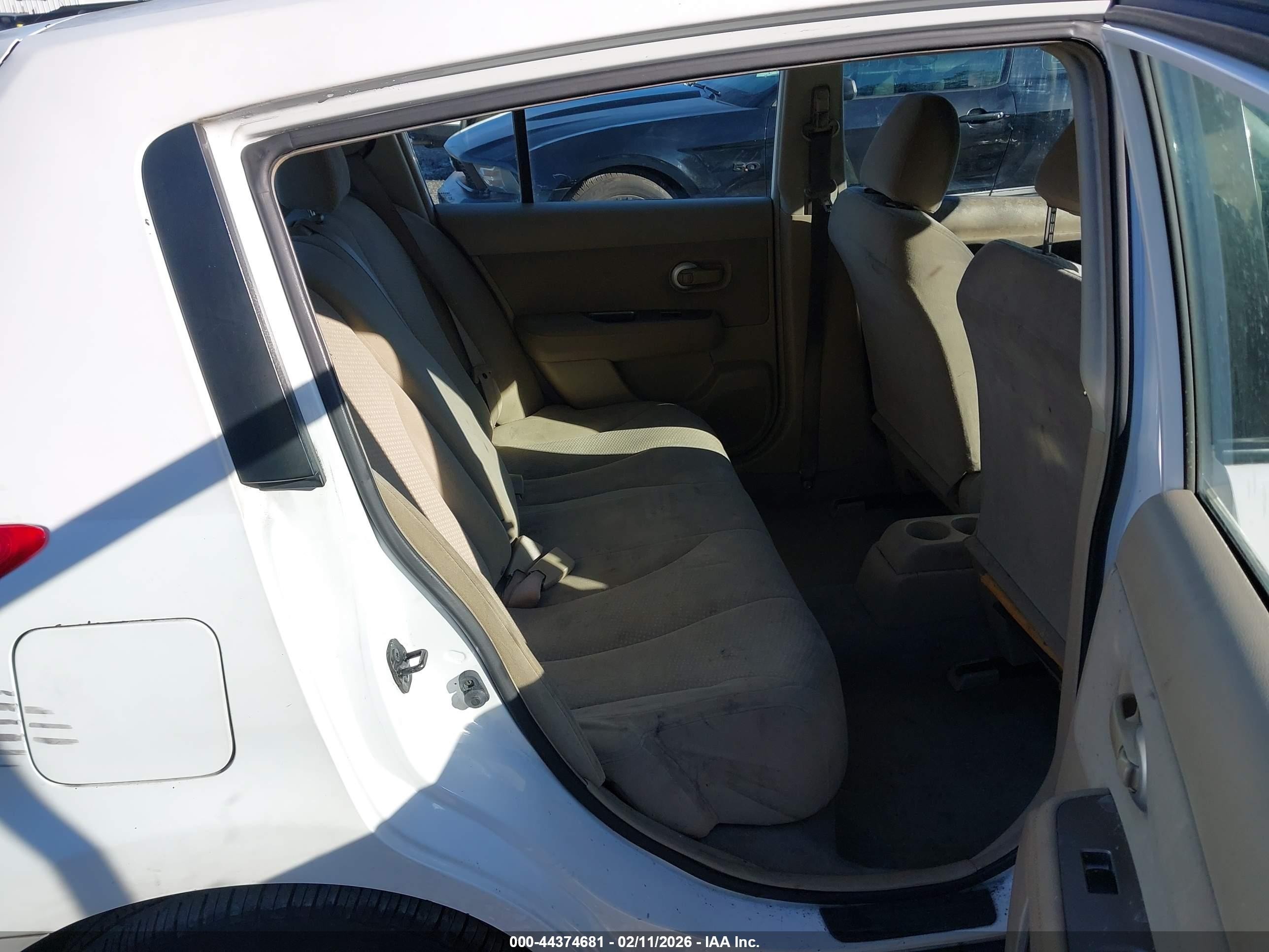 2011 Nissan Versa 1.8s White vin: 3N1BC1CP6BL410244