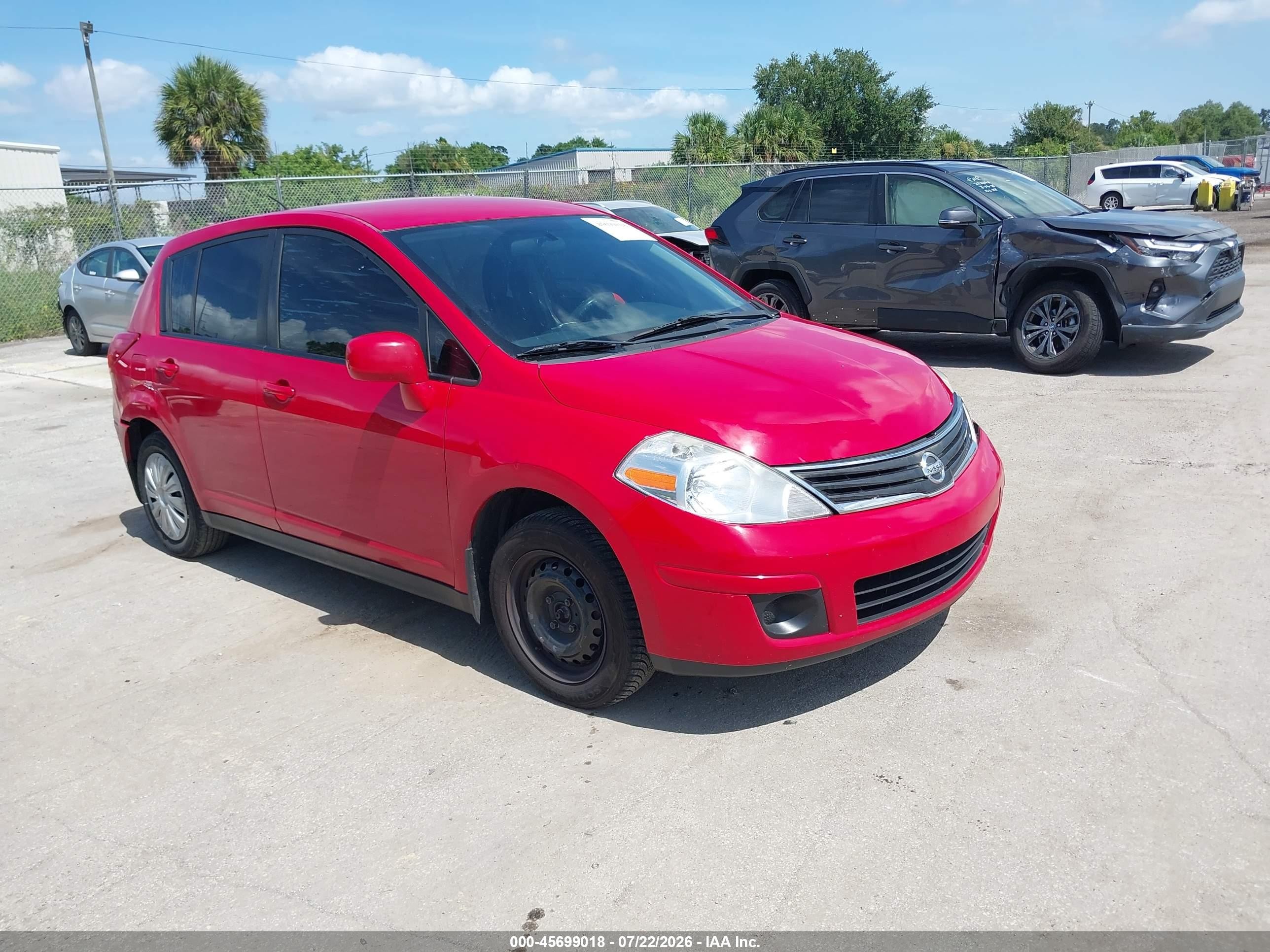 2011 Nissan Versa 1.8s Red vin: 3N1BC1CP6BL430722
