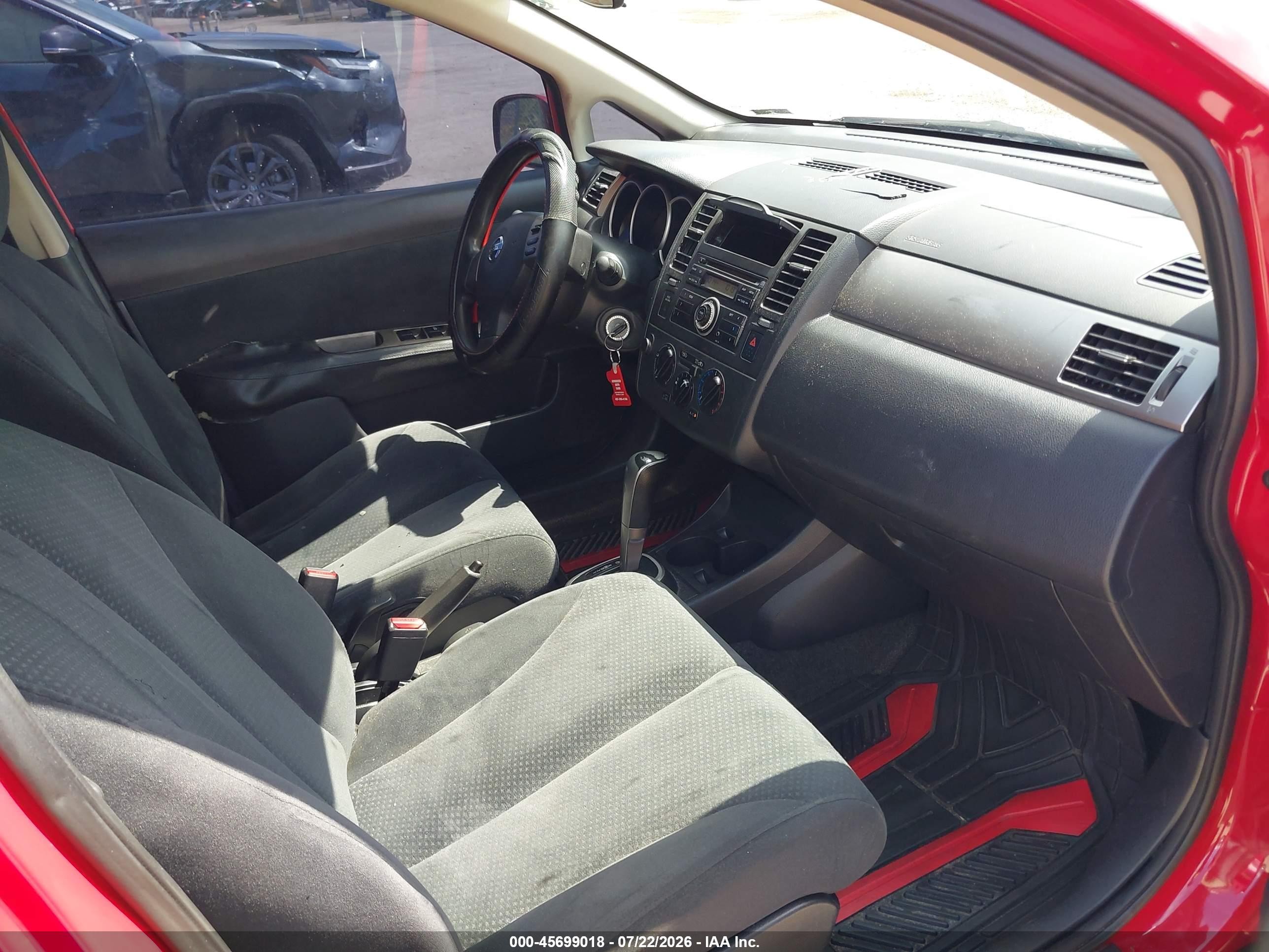2011 Nissan Versa 1.8s Red vin: 3N1BC1CP6BL430722