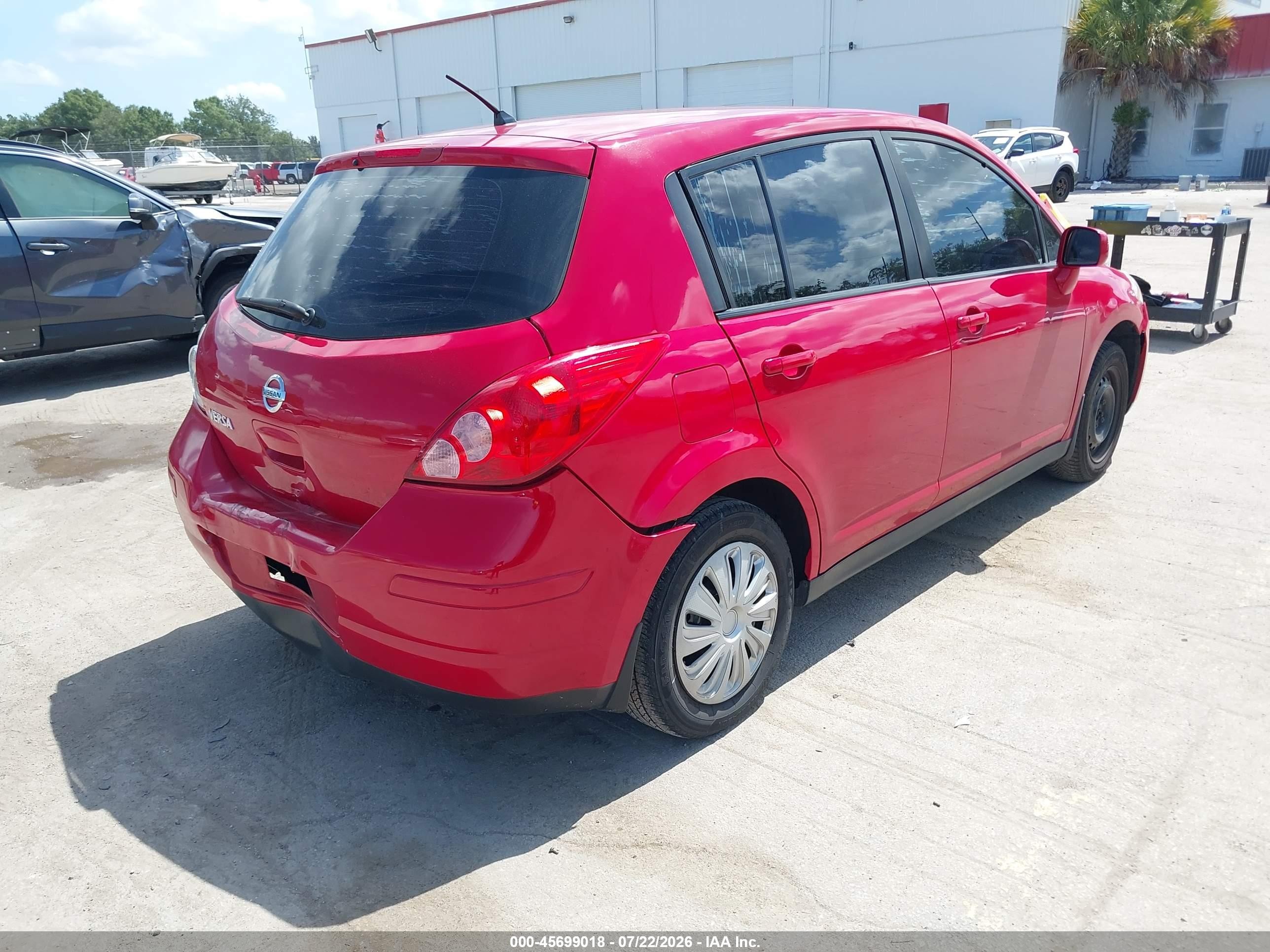 2011 Nissan Versa 1.8s Red vin: 3N1BC1CP6BL430722