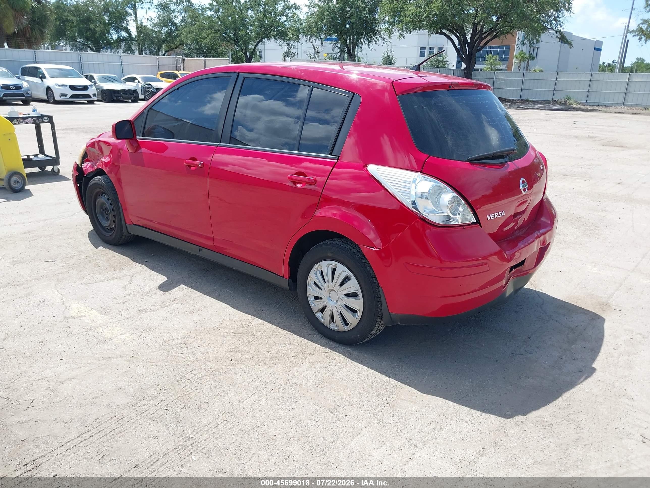 2011 Nissan Versa 1.8s Red vin: 3N1BC1CP6BL430722