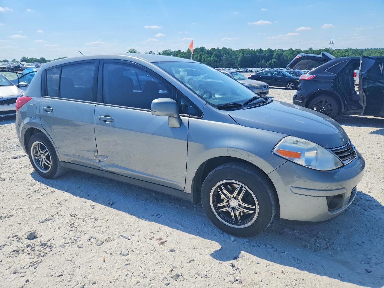 2011 Nissan Versa 1.8 S Silver vin: 3N1BC1CP6BL434575