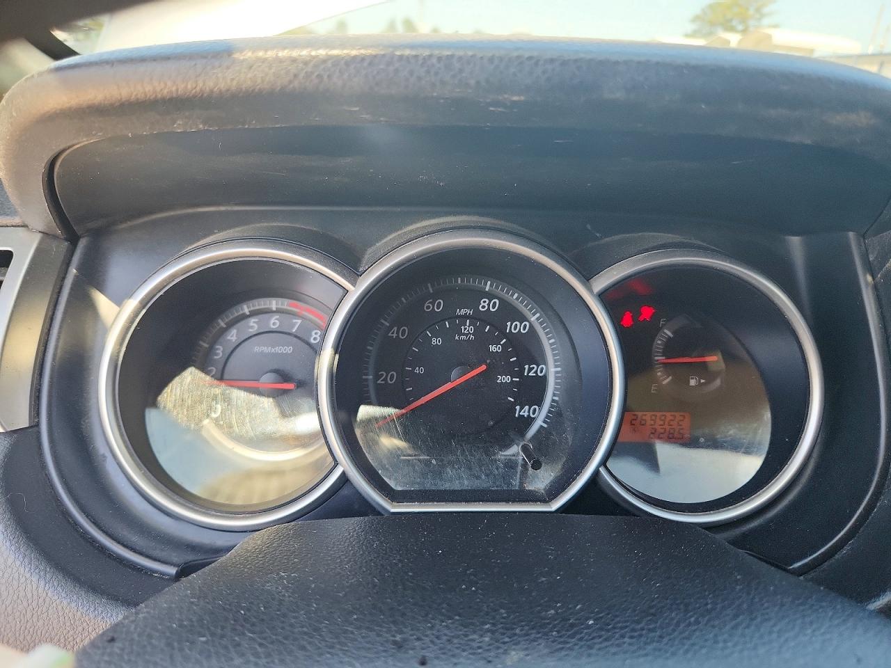 2011 Nissan Versa 1.8 S Silver vin: 3N1BC1CP6BL434575
