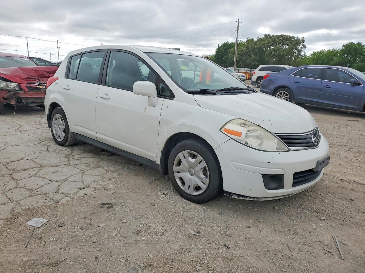 2011 Nissan Versa 1.8 S Белый vin: 3N1BC1CP6BL443485