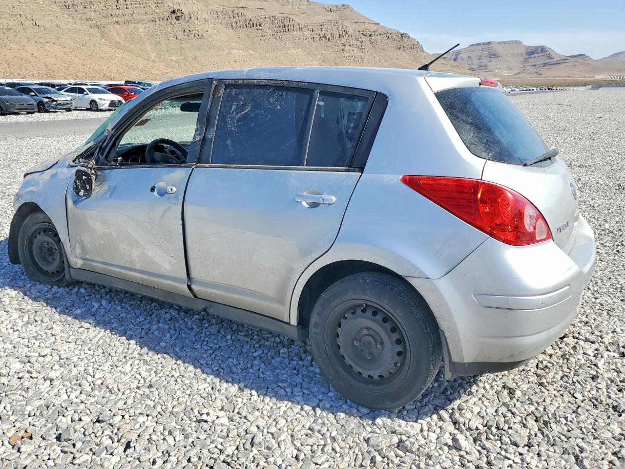 2011 Nissan Versa 1.8 S Silver vin: 3N1BC1CP6BL447164