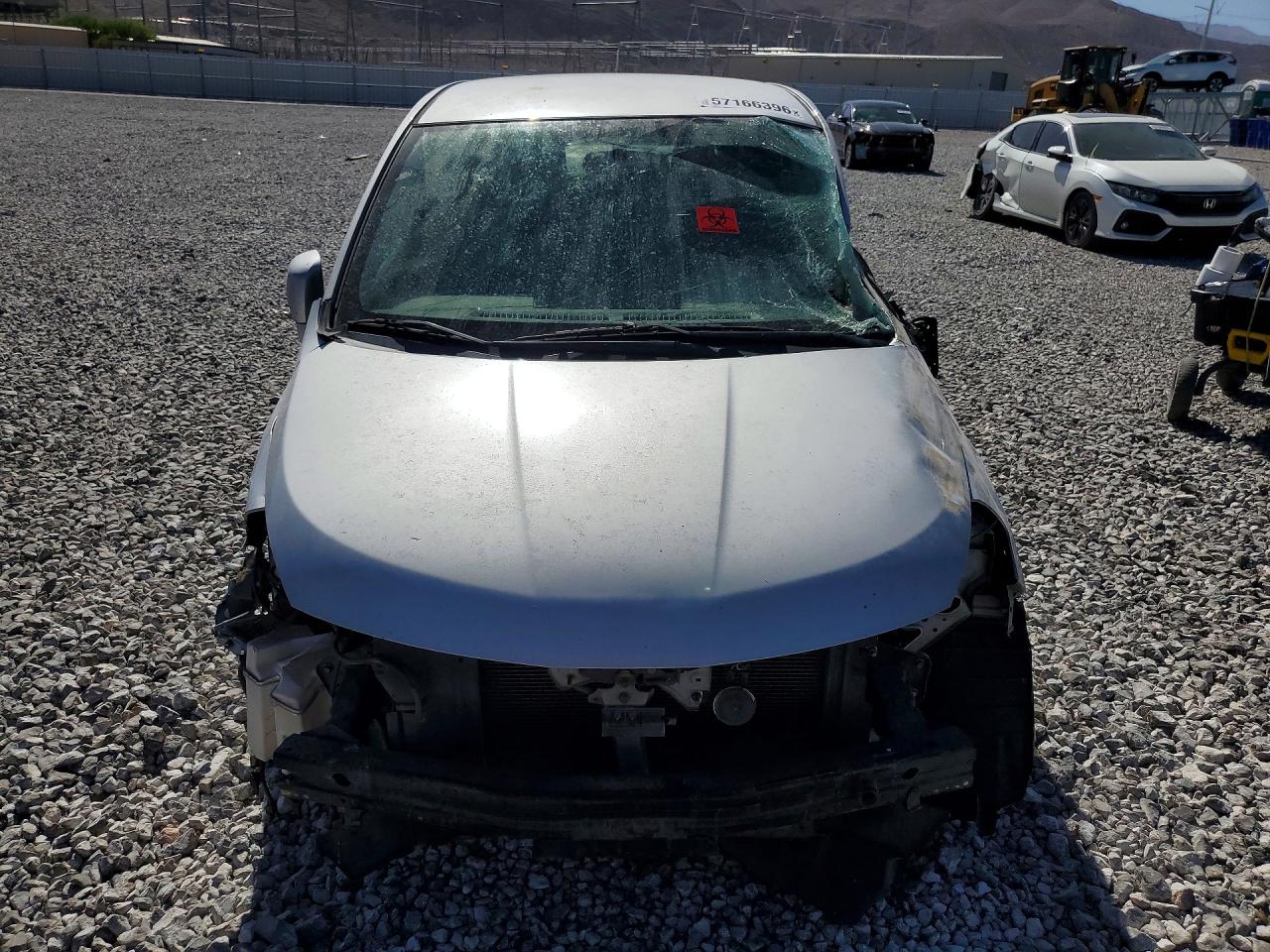 2011 Nissan Versa 1.8 S Silver vin: 3N1BC1CP6BL447164