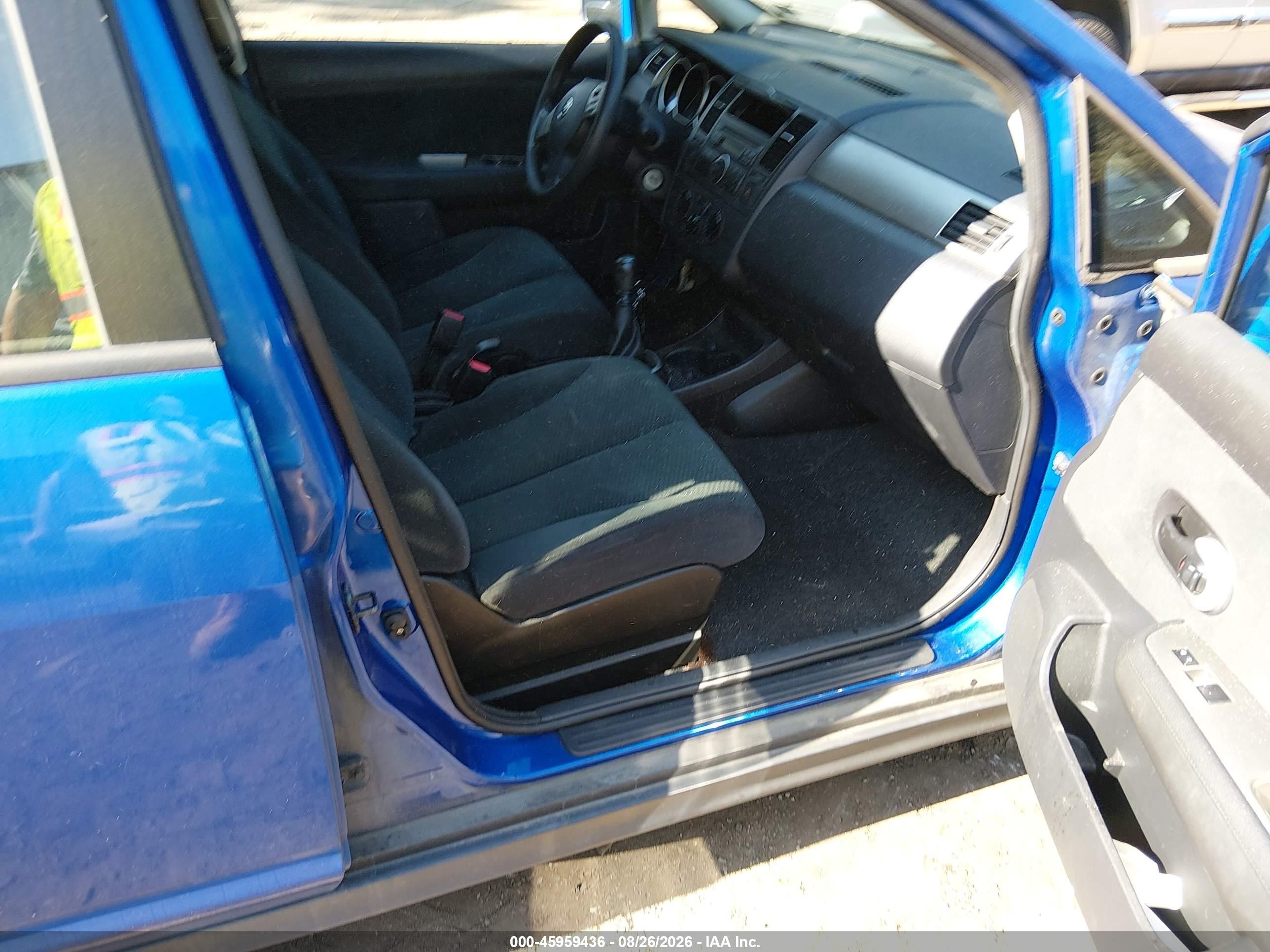 2011 Nissan Versa 1.8s Blue vin: 3N1BC1CP6BL490581