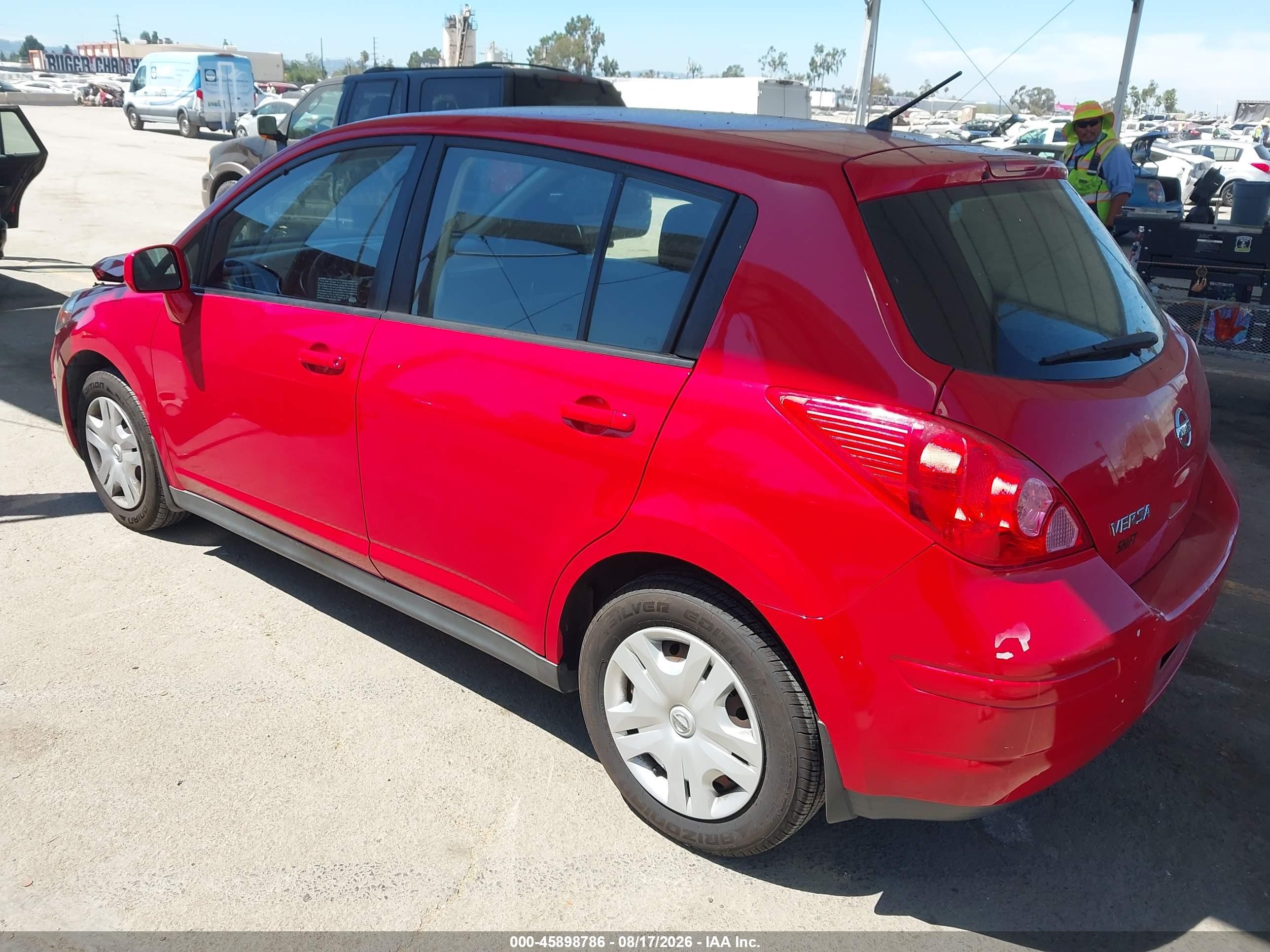 2011 Nissan Versa 1.8s Red vin: 3N1BC1CP6BL490774