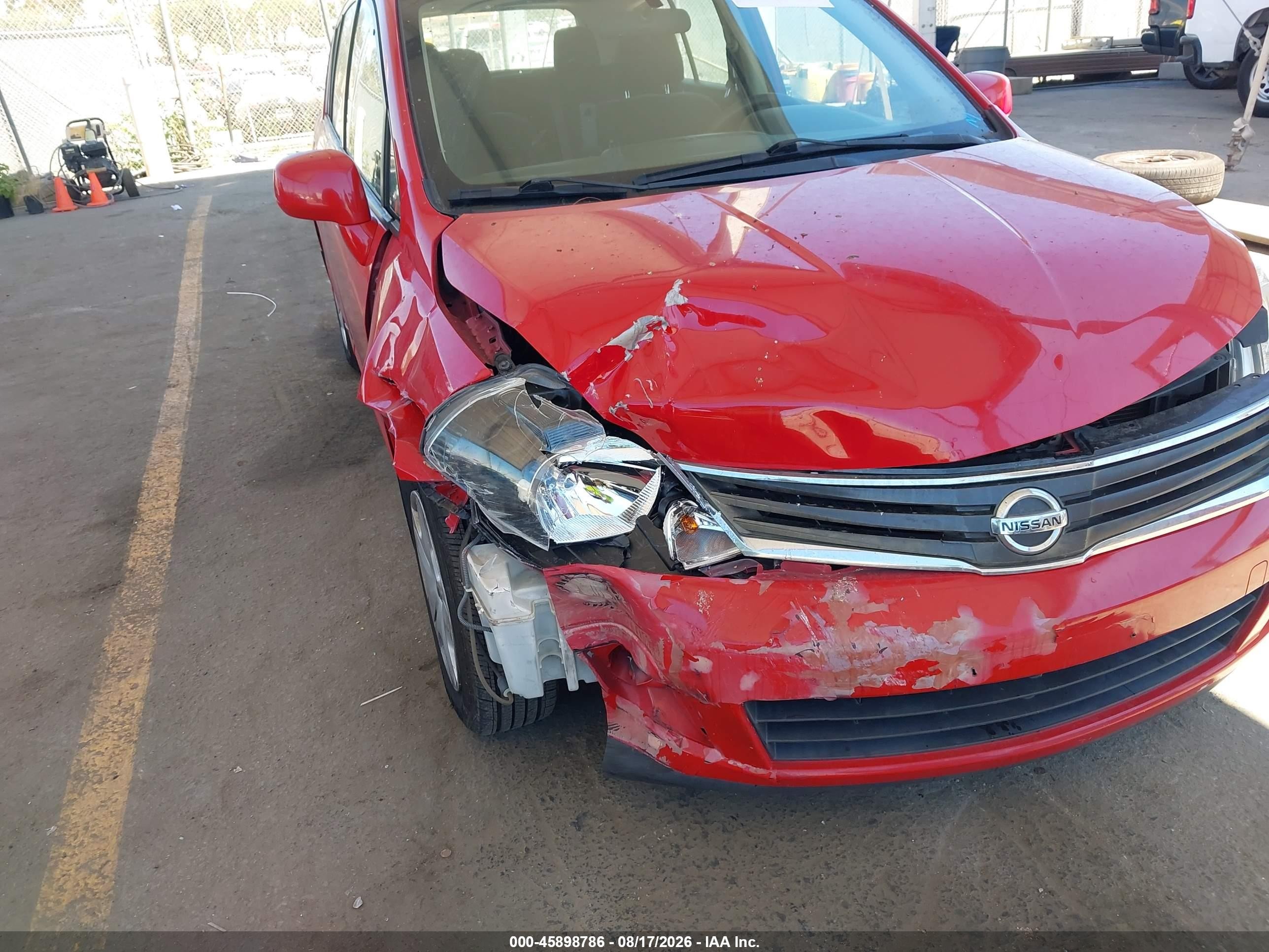 2011 Nissan Versa 1.8s Red vin: 3N1BC1CP6BL490774