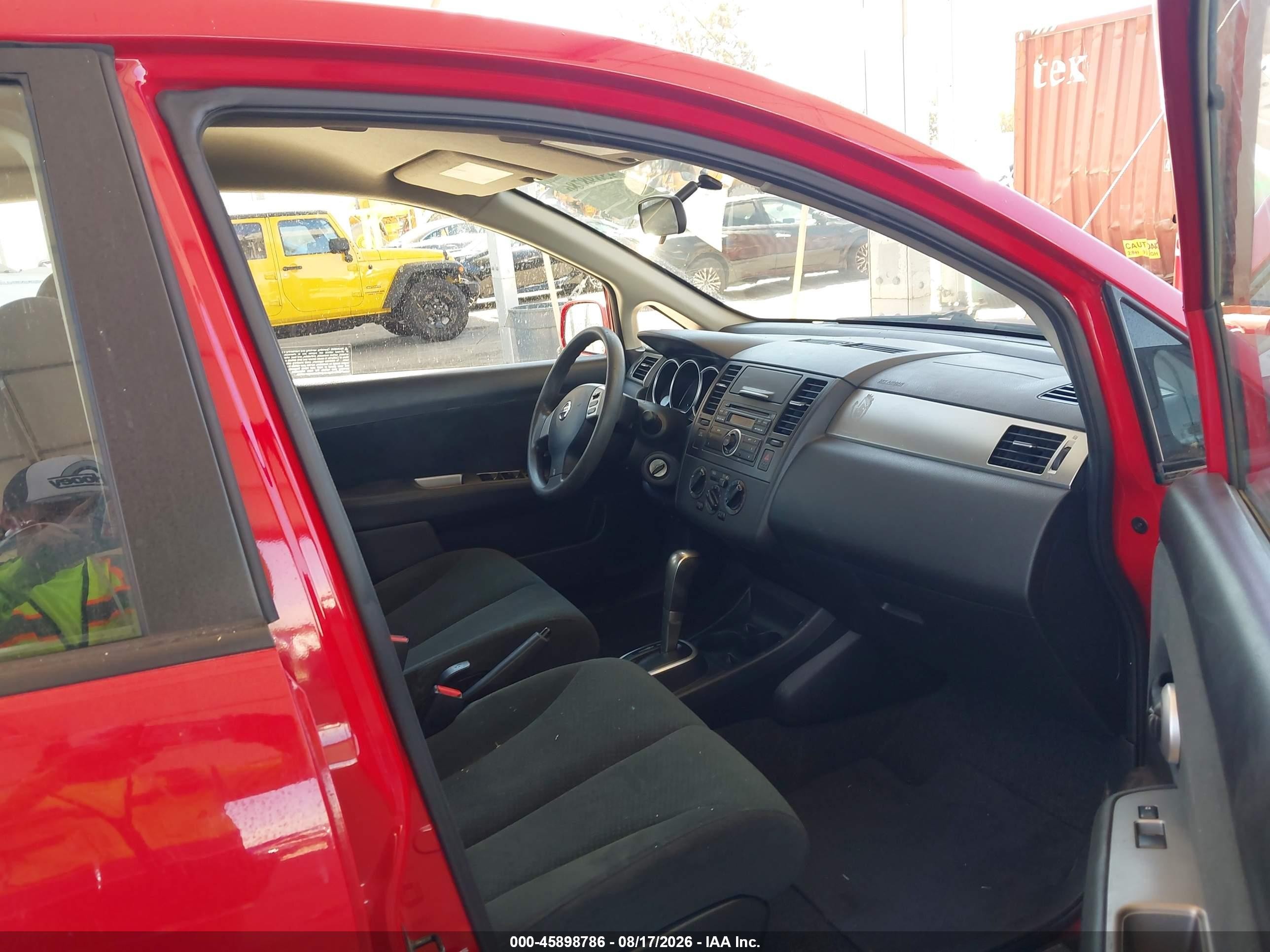 2011 Nissan Versa 1.8s Red vin: 3N1BC1CP6BL490774