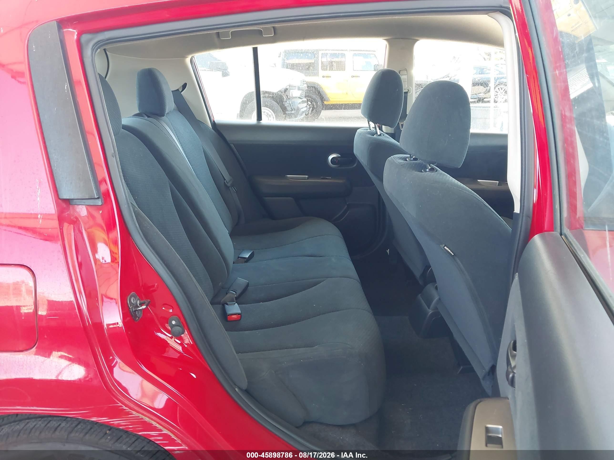 2011 Nissan Versa 1.8s Red vin: 3N1BC1CP6BL490774
