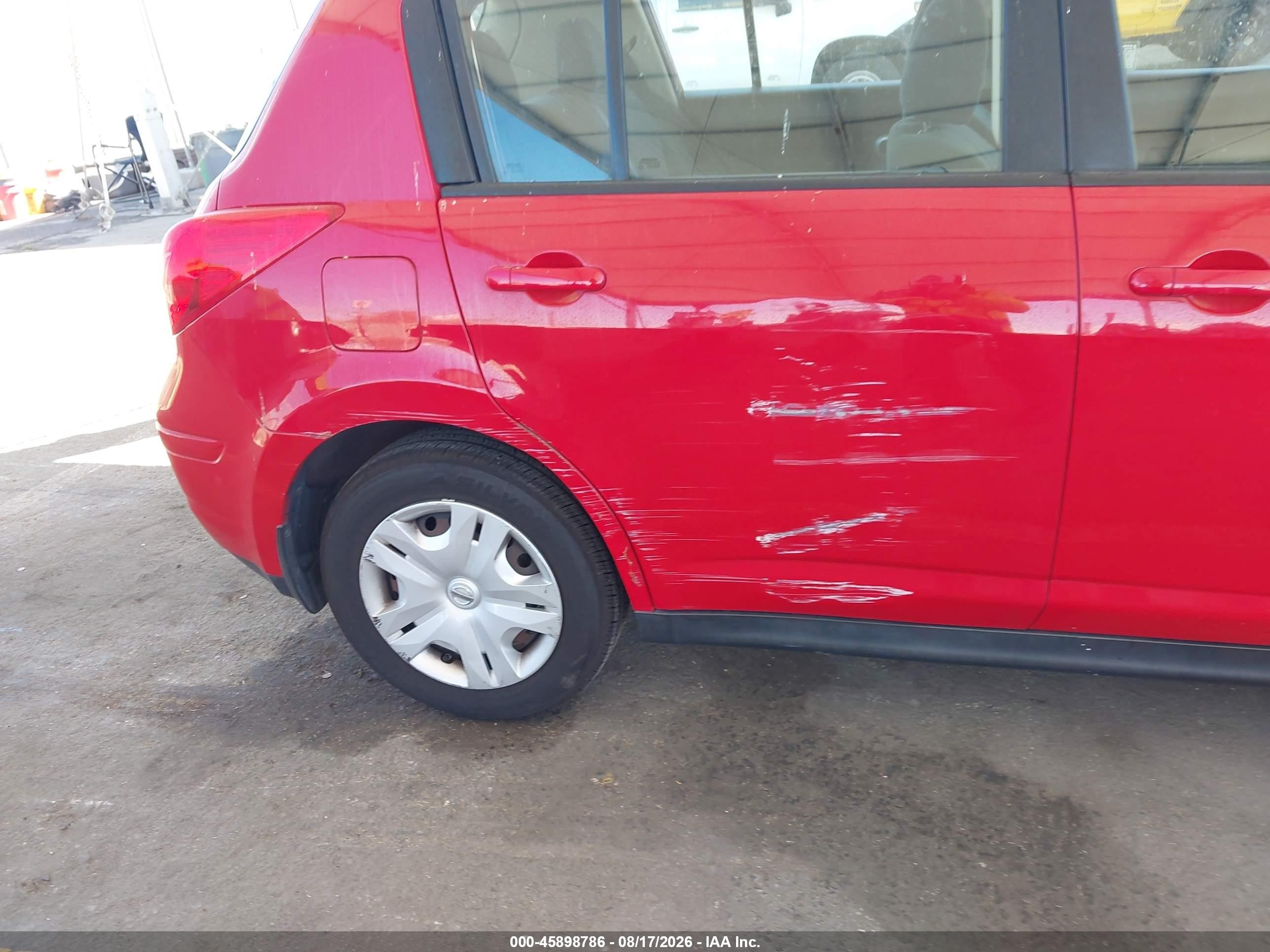 2011 Nissan Versa 1.8s Red vin: 3N1BC1CP6BL490774