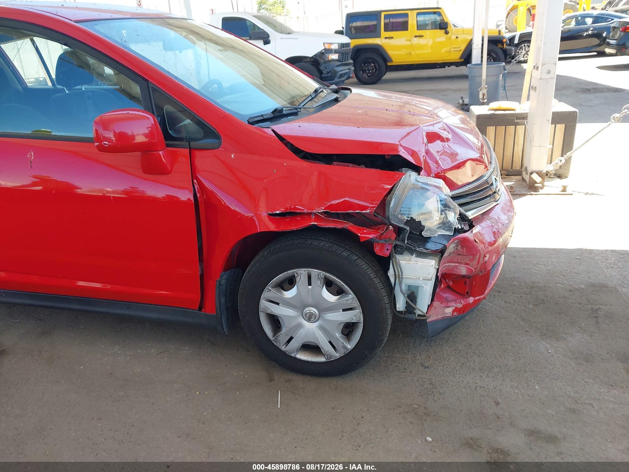 2011 Nissan Versa 1.8s Red vin: 3N1BC1CP6BL490774