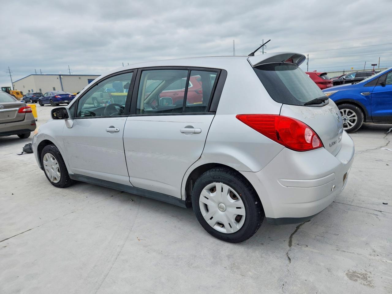 2011 Nissan Versa 1.8 S Silver vin: 3N1BC1CP6BL502549