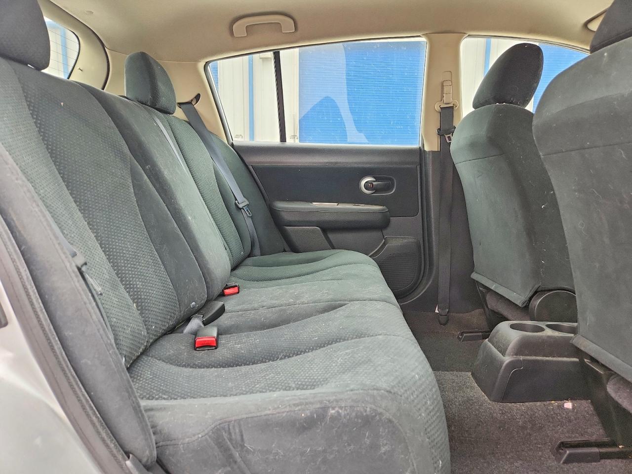 2011 Nissan Versa 1.8 S Silver vin: 3N1BC1CP6BL502549