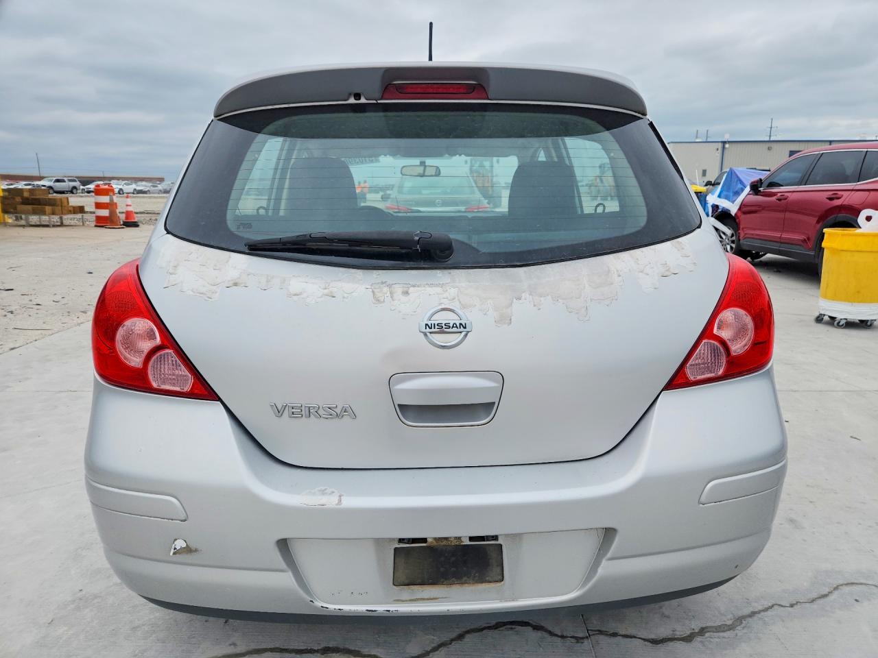 2011 Nissan Versa 1.8 S Silver vin: 3N1BC1CP6BL502549