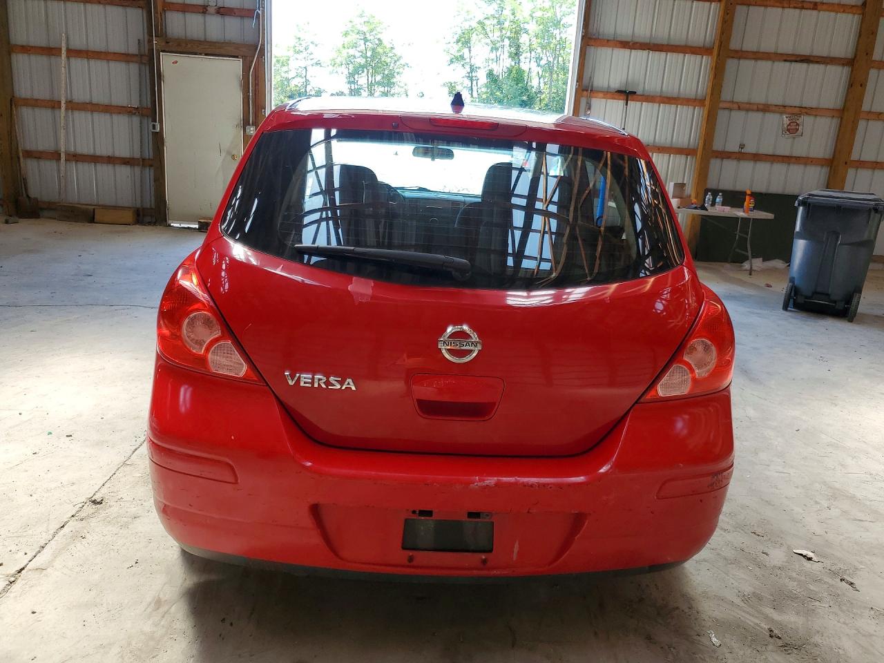 2011 Nissan Versa 1.8 S Red vin: 3N1BC1CP6BL505502
