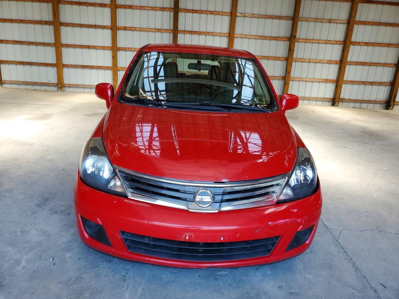 2011 Nissan Versa 1.8 S Red vin: 3N1BC1CP6BL505502
