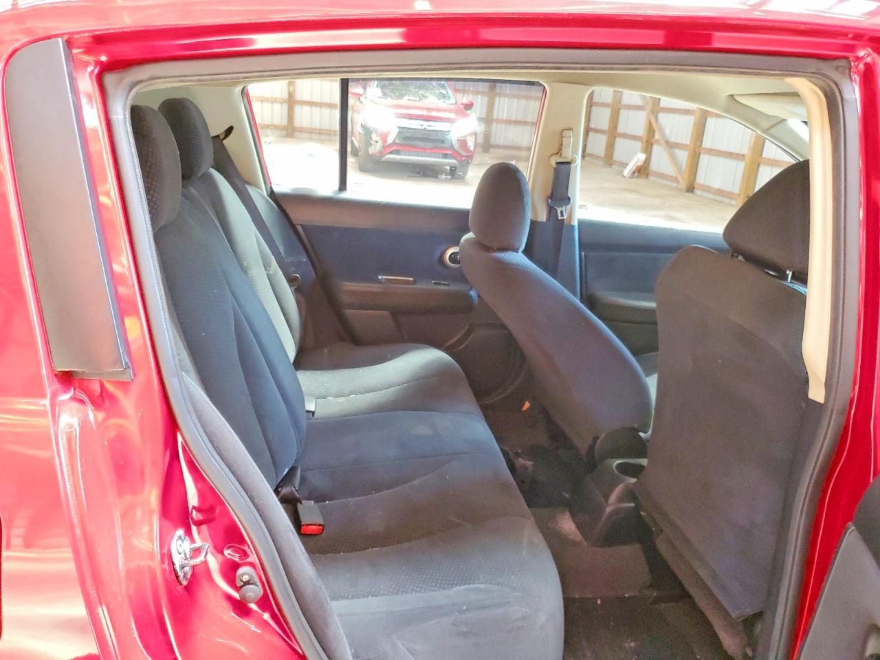 2011 Nissan Versa 1.8 S Red vin: 3N1BC1CP6BL505502