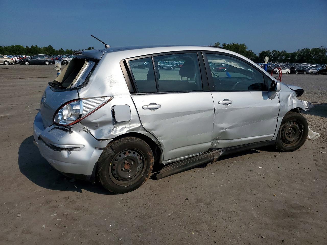 2011 Nissan Versa 1.8 S Silver vin: 3N1BC1CP6BL516841