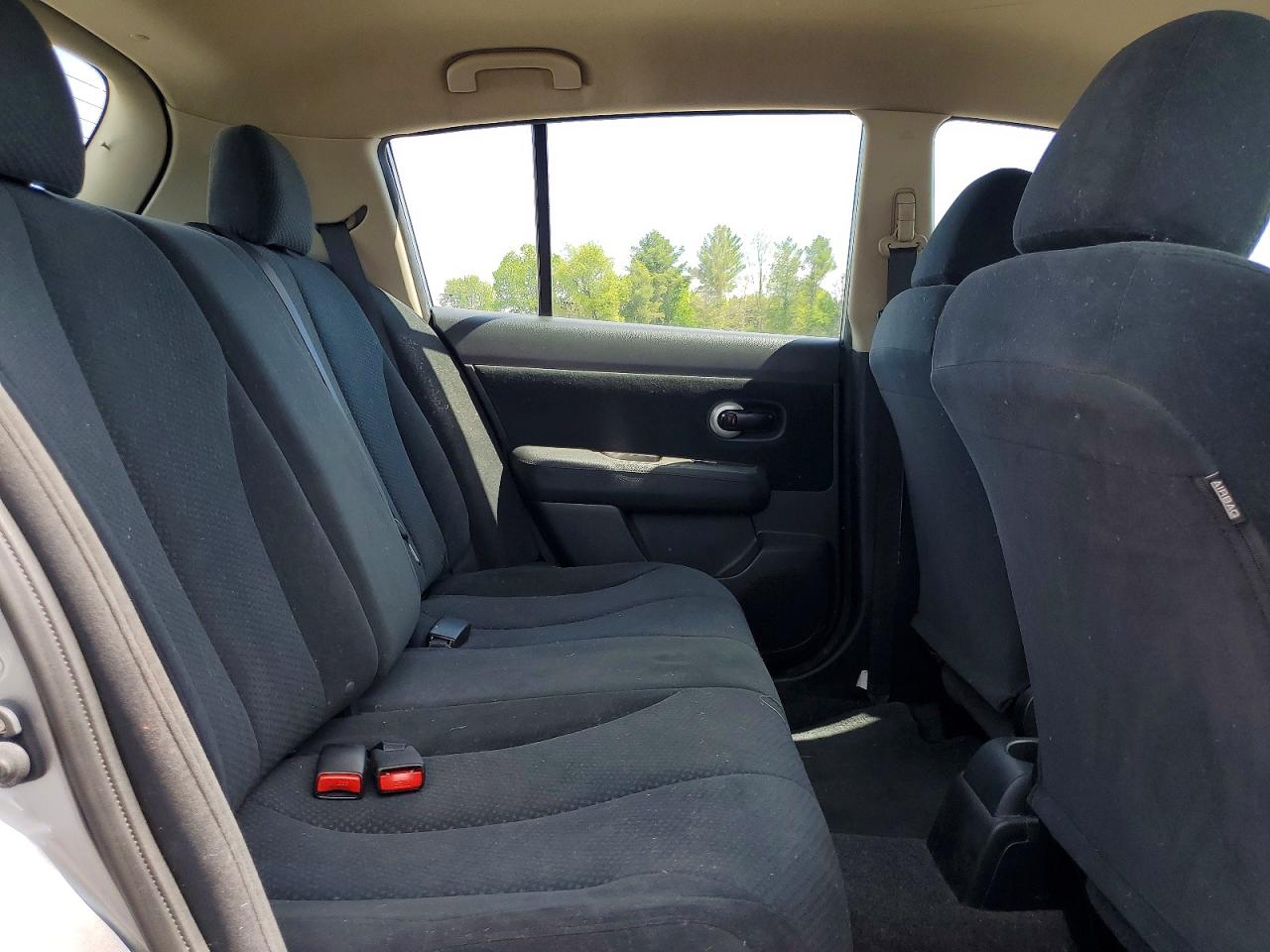 2012 Nissan Versa 1.8 S Silver vin: 3N1BC1CP6CK204963