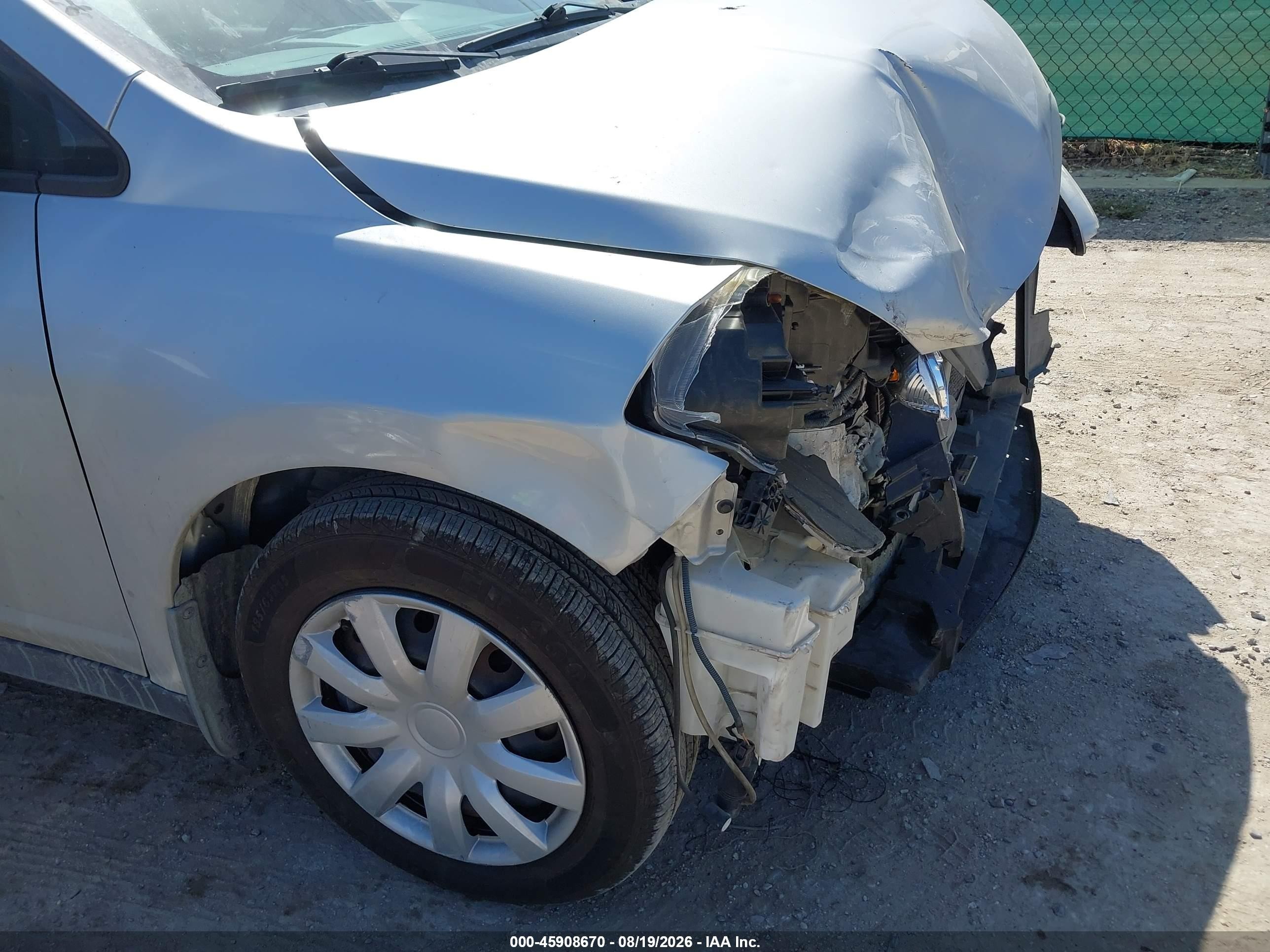 2012 Nissan Versa 1.8 S Серебряный vin: 3N1BC1CP6CK224629