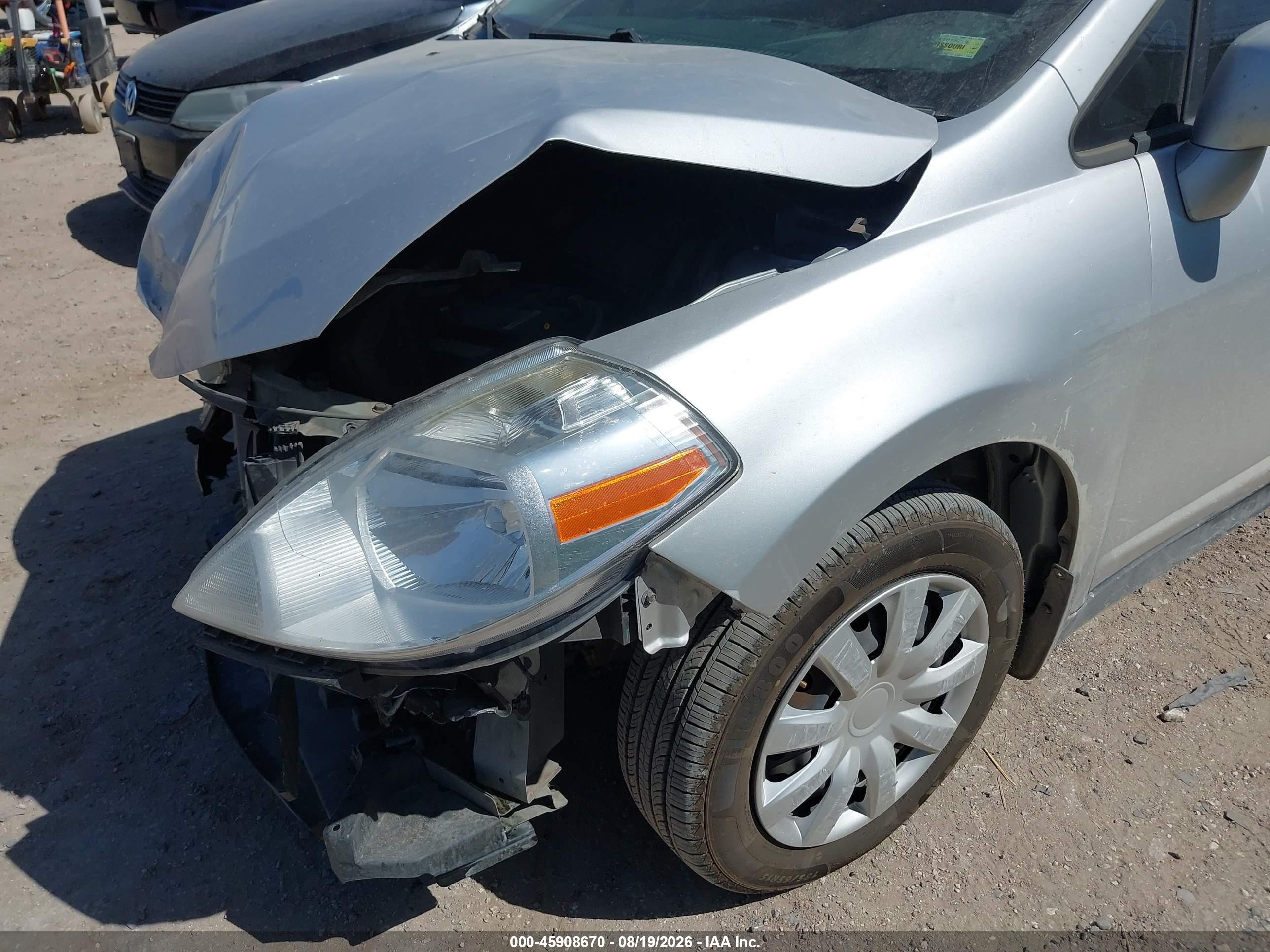 2012 Nissan Versa 1.8 S Серебряный vin: 3N1BC1CP6CK224629