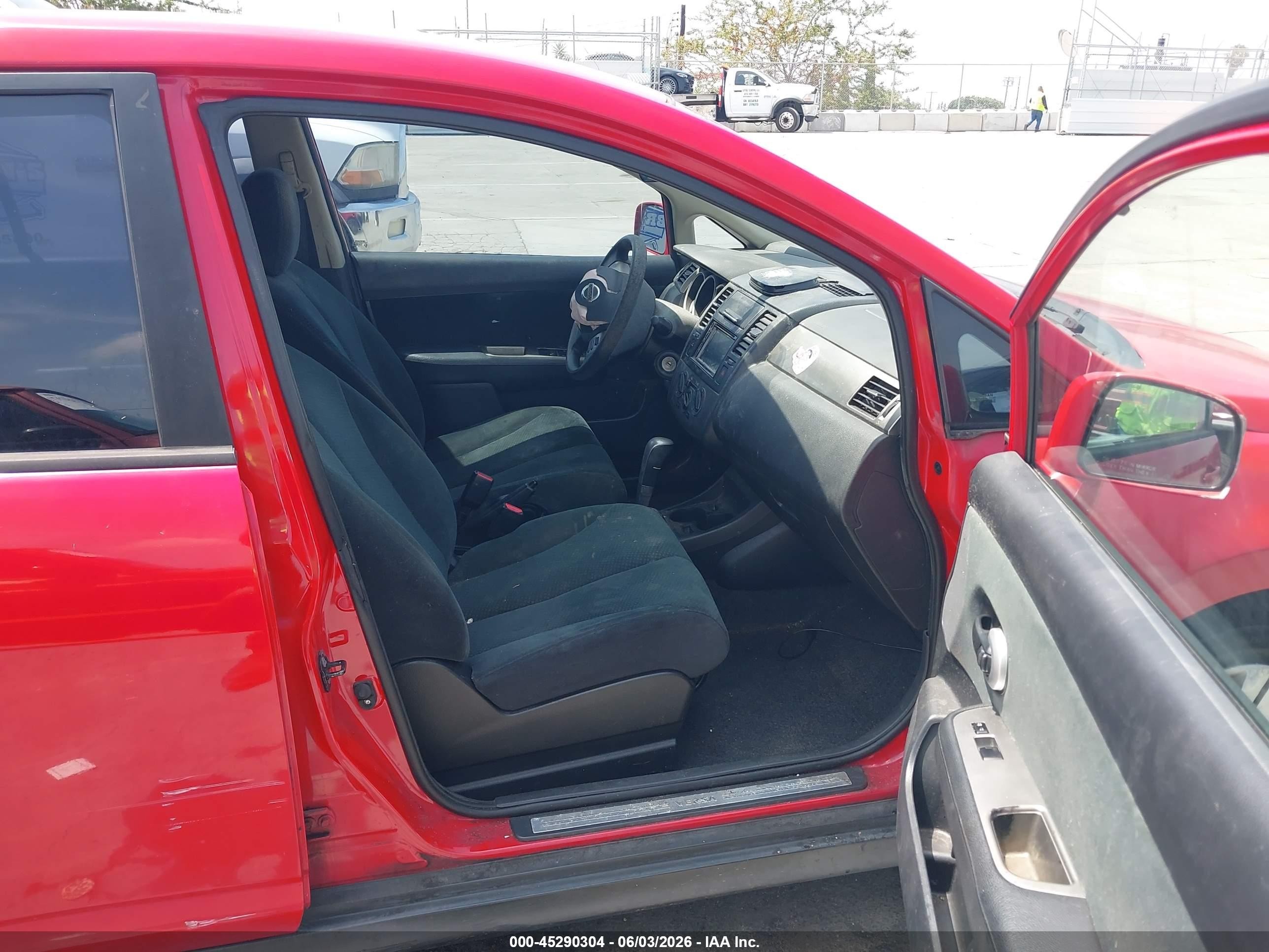 2012 Nissan Versa 1.8 S Red vin: 3N1BC1CP6CK286676