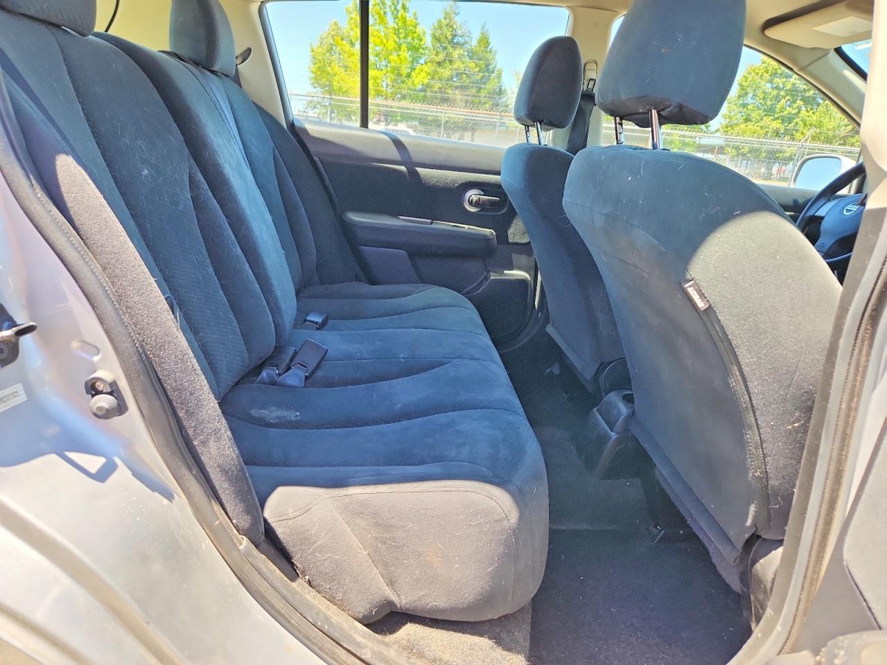 2012 Nissan Versa 1.8 S Silver vin: 3N1BC1CP6CK815415