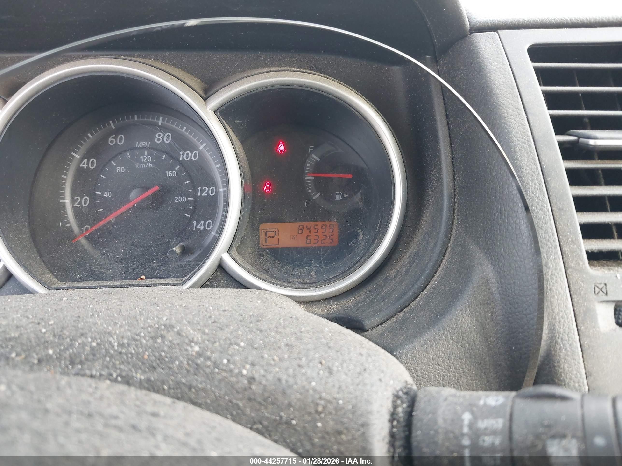 2010 Nissan Versa 1.8s Белый vin: 3N1BC1CP7AL380198