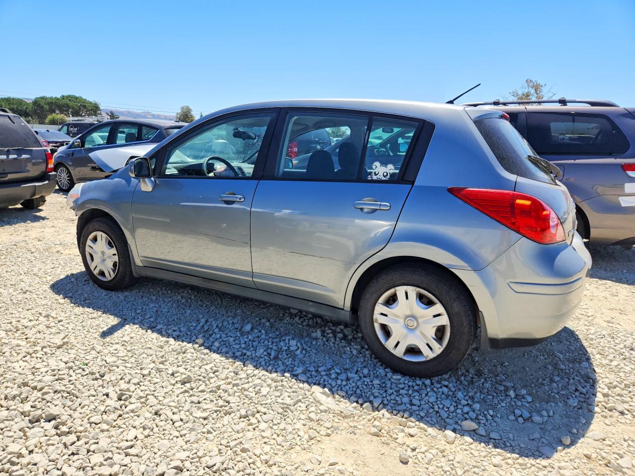 2010 Nissan Versa 1.8 S Silver vin: 3N1BC1CP7AL414978