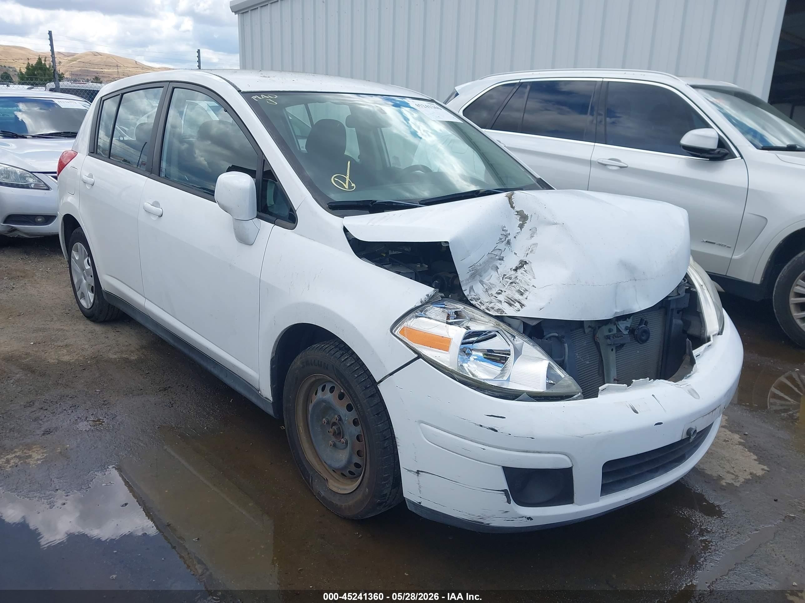 2010 Nissan Versa 1.8s Белый vin: 3N1BC1CP7AL438875