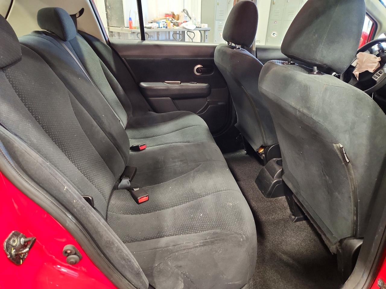 2010 Nissan Versa 1.8 S Red vin: 3N1BC1CP7AL444952
