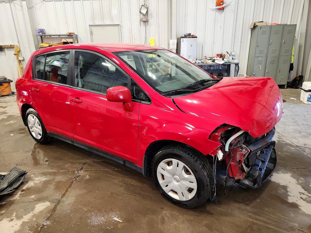 2010 Nissan Versa 1.8 S Red vin: 3N1BC1CP7AL444952