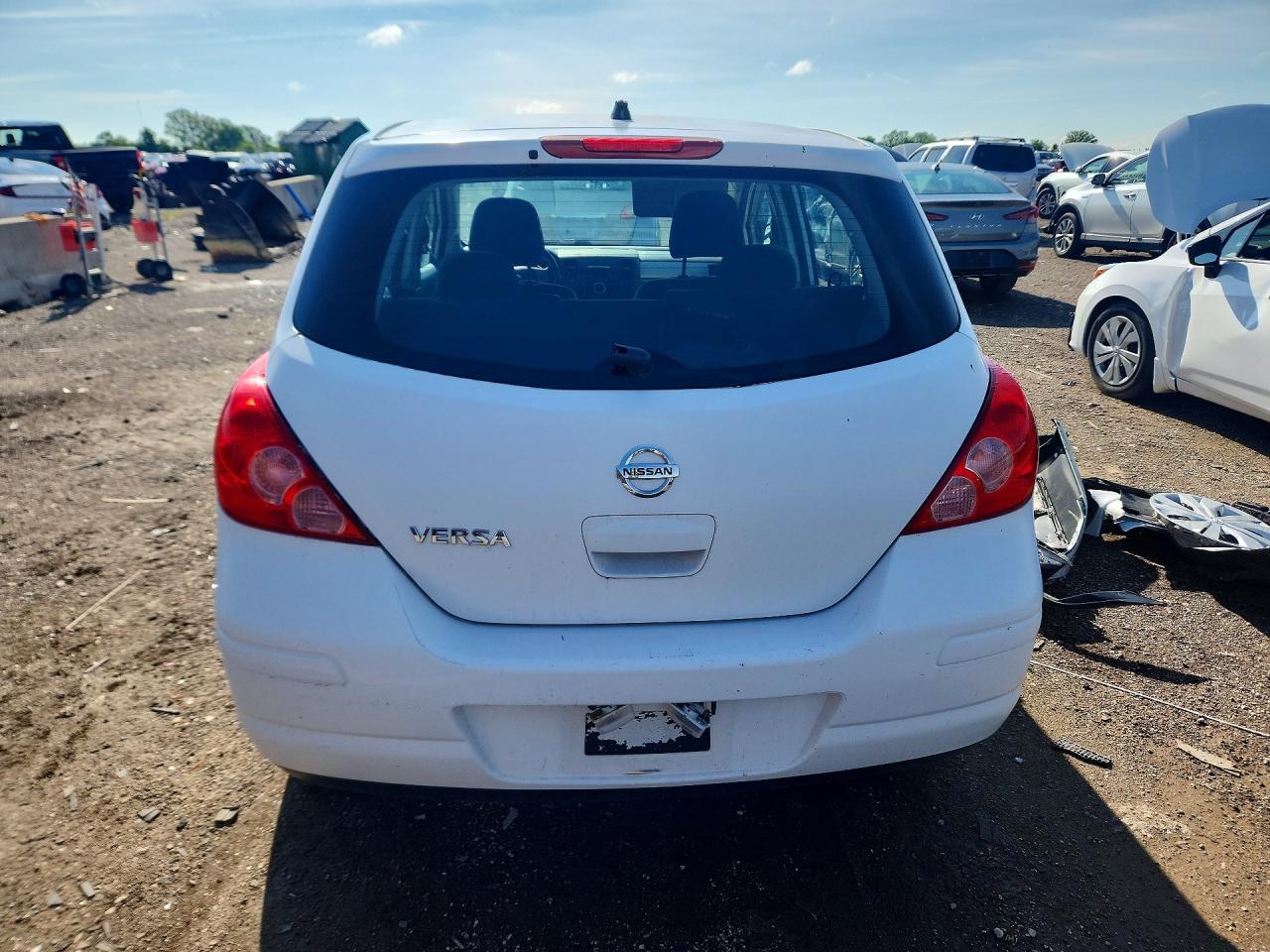 2010 Nissan Versa 1.8 S White vin: 3N1BC1CP7AL456759