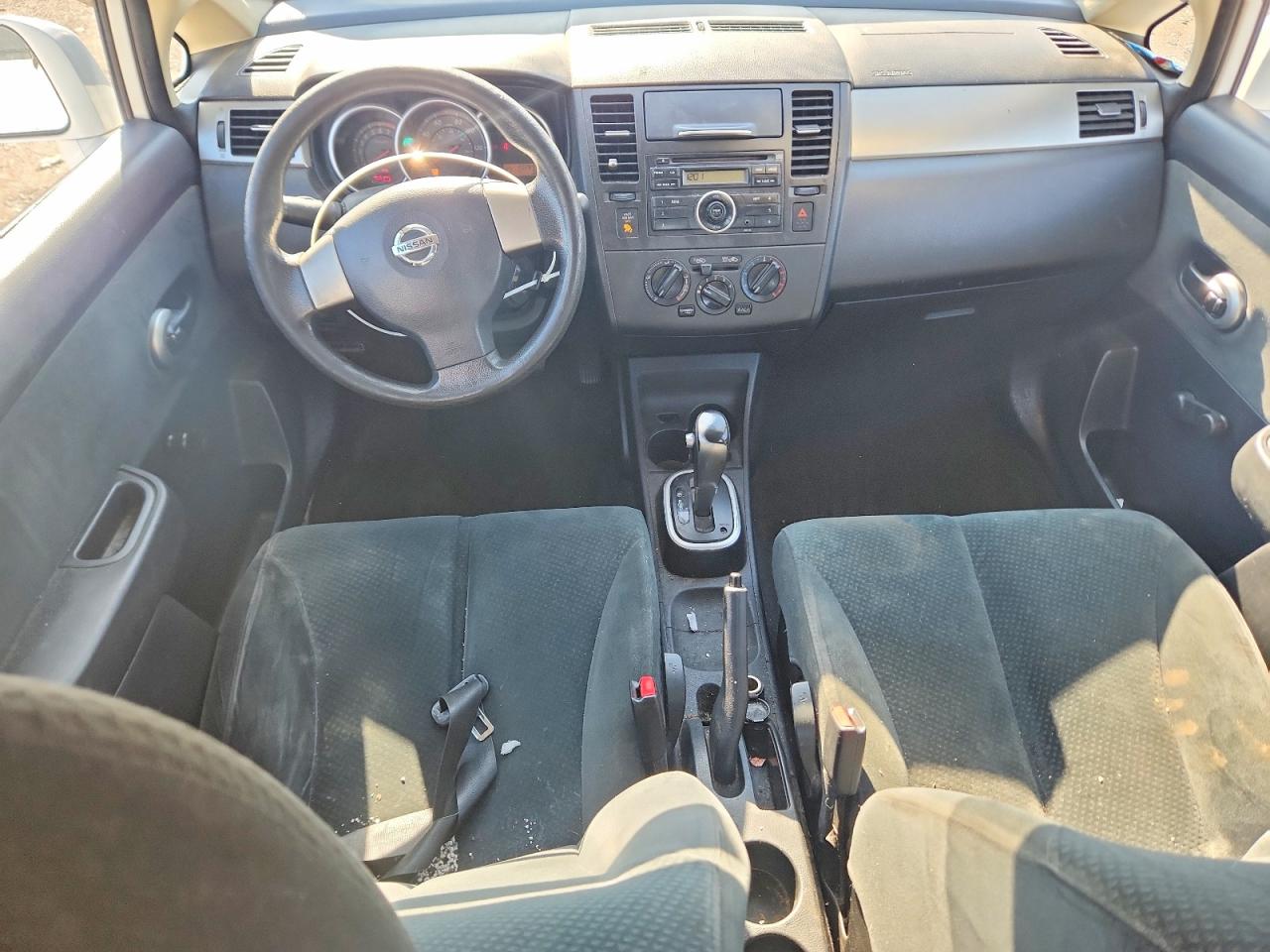 2010 Nissan Versa 1.8 S White vin: 3N1BC1CP7AL456759