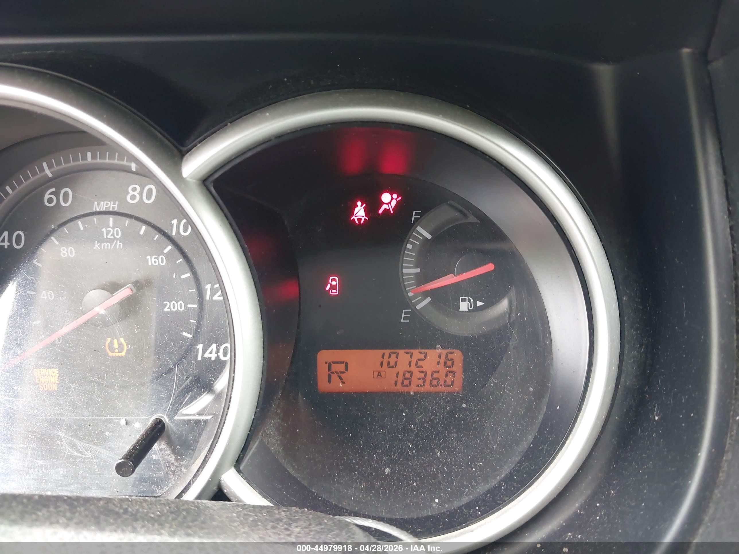 2011 Nissan Versa 1.8s Silver vin: 3N1BC1CP7BL404405