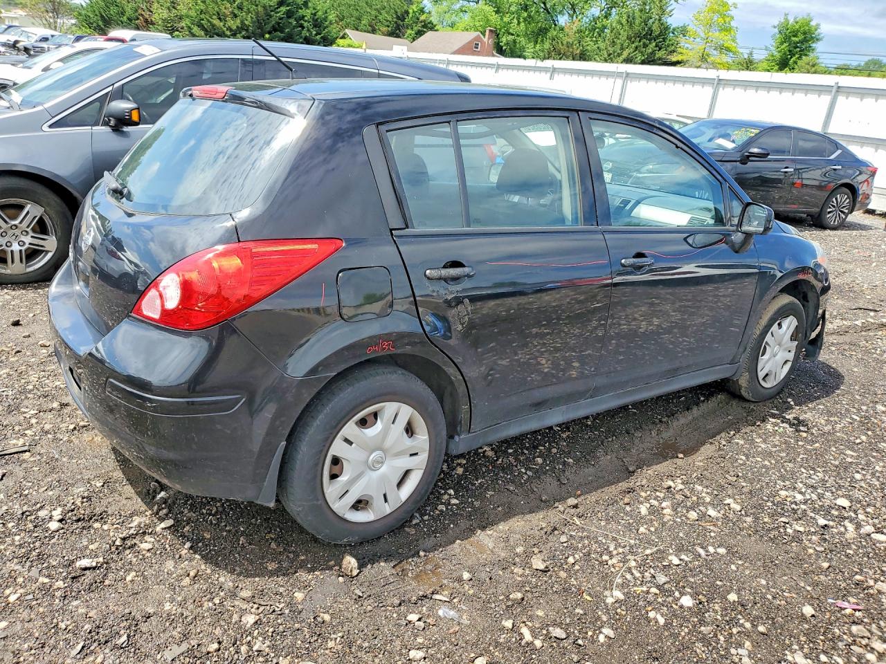 2011 Nissan Versa 1.8 S Черный vin: 3N1BC1CP7BL479461