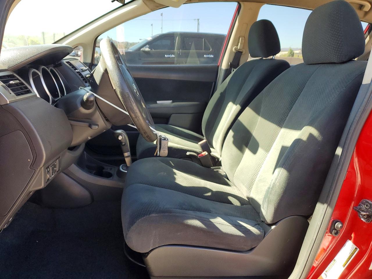 2011 Nissan Versa 1.8 S Red vin: 3N1BC1CP7BL503287