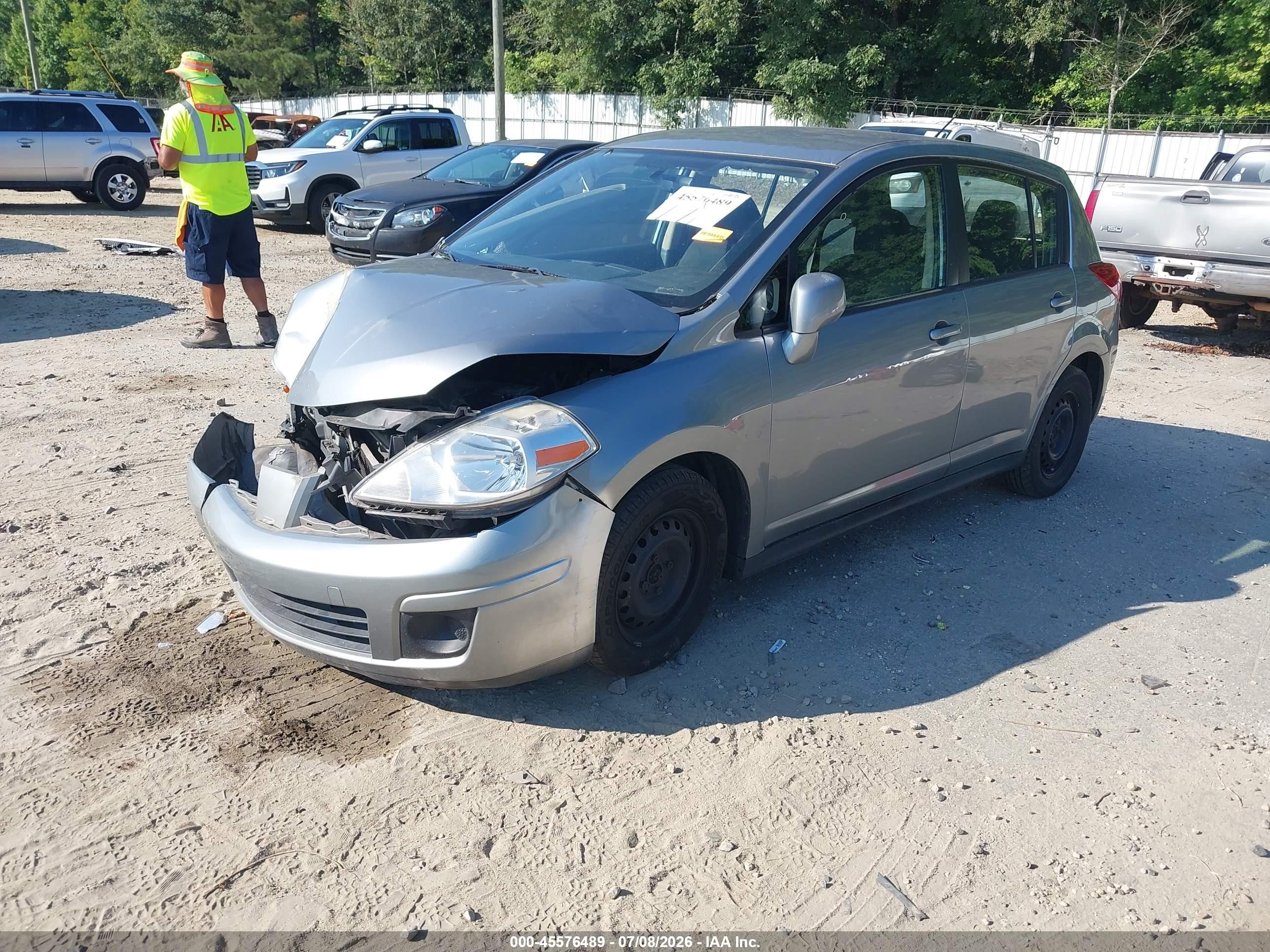 2011 Nissan Versa 1.8s Серый vin: 3N1BC1CP7BL504441