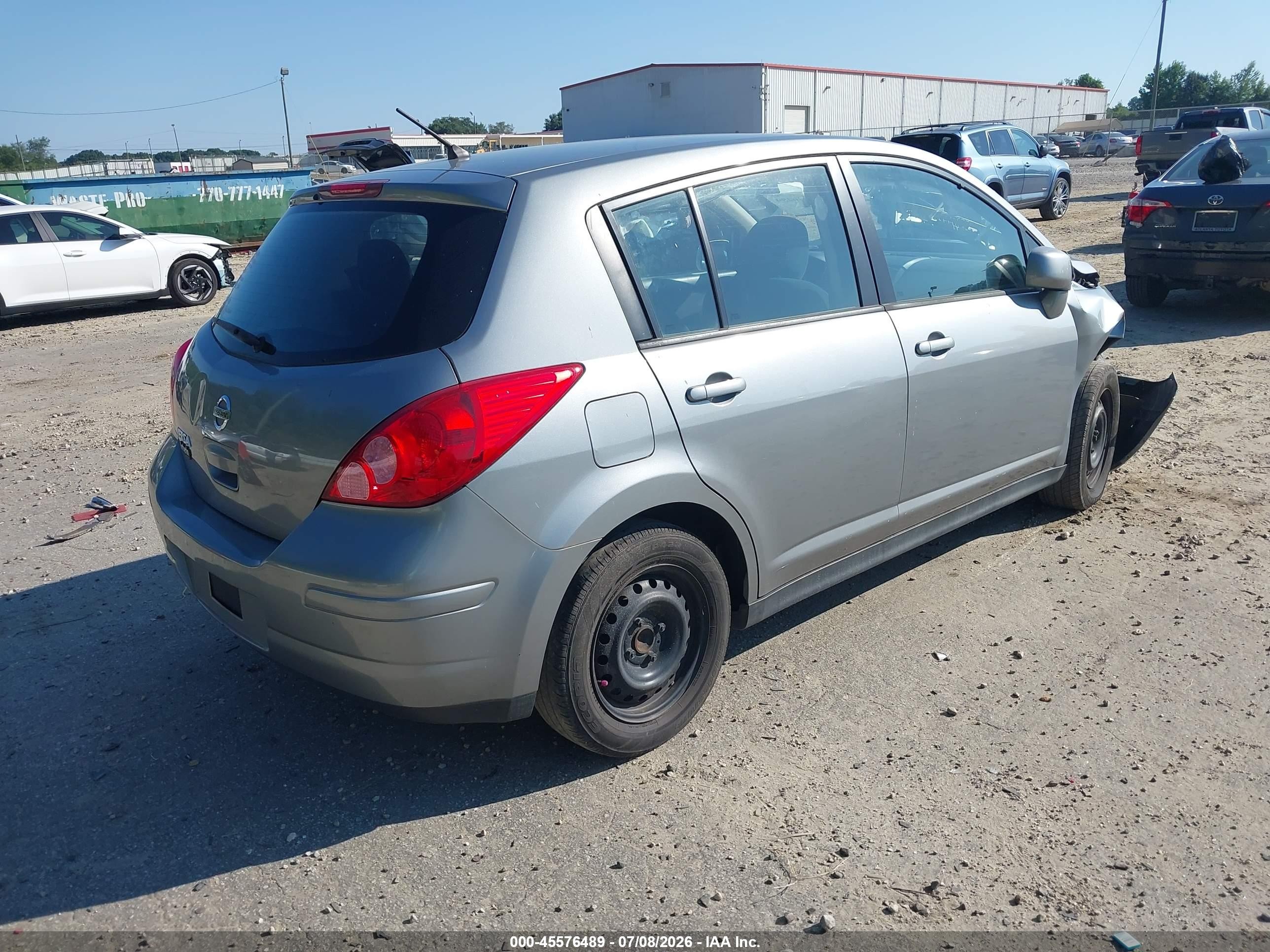 2011 Nissan Versa 1.8s Серый vin: 3N1BC1CP7BL504441