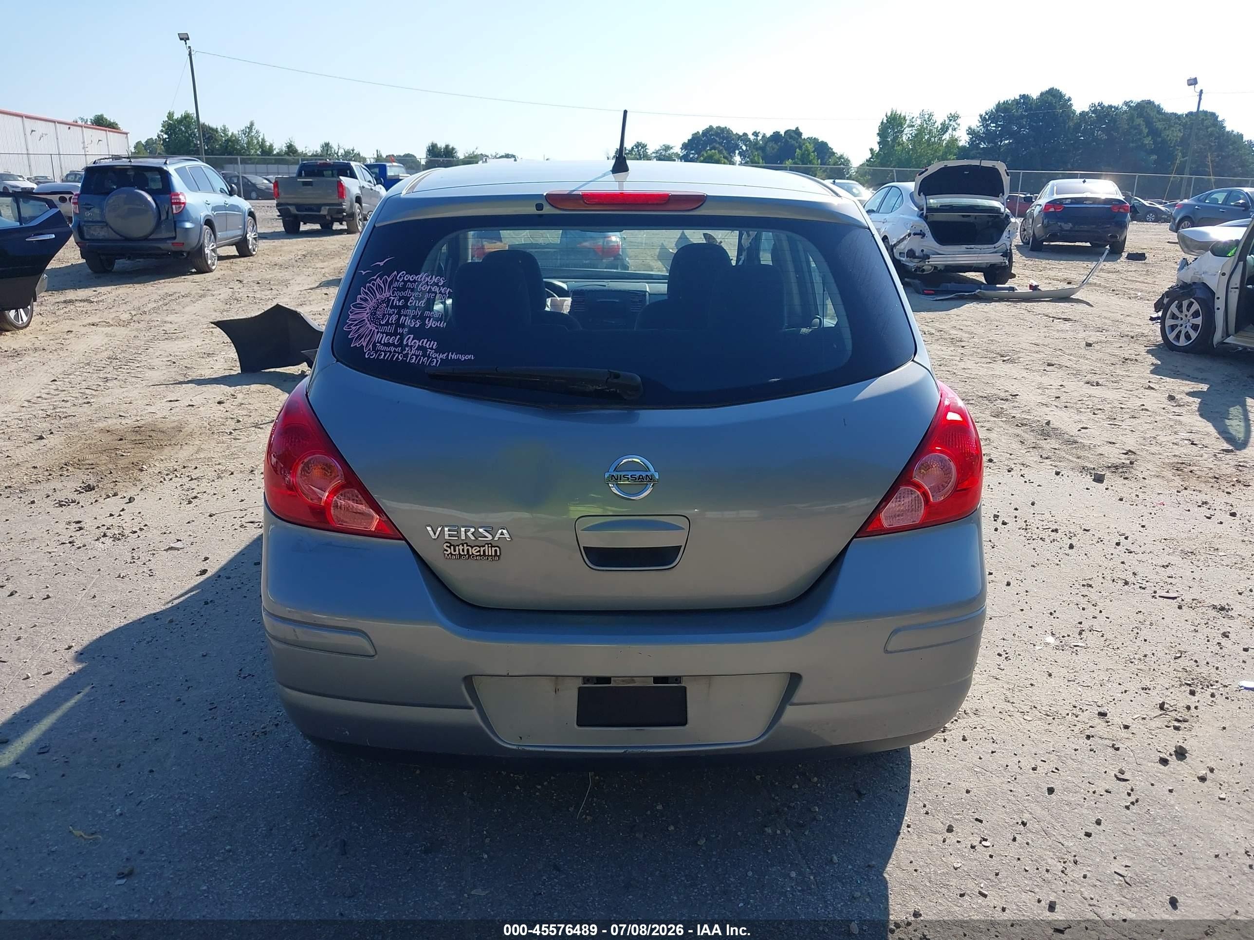 2011 Nissan Versa 1.8s Серый vin: 3N1BC1CP7BL504441