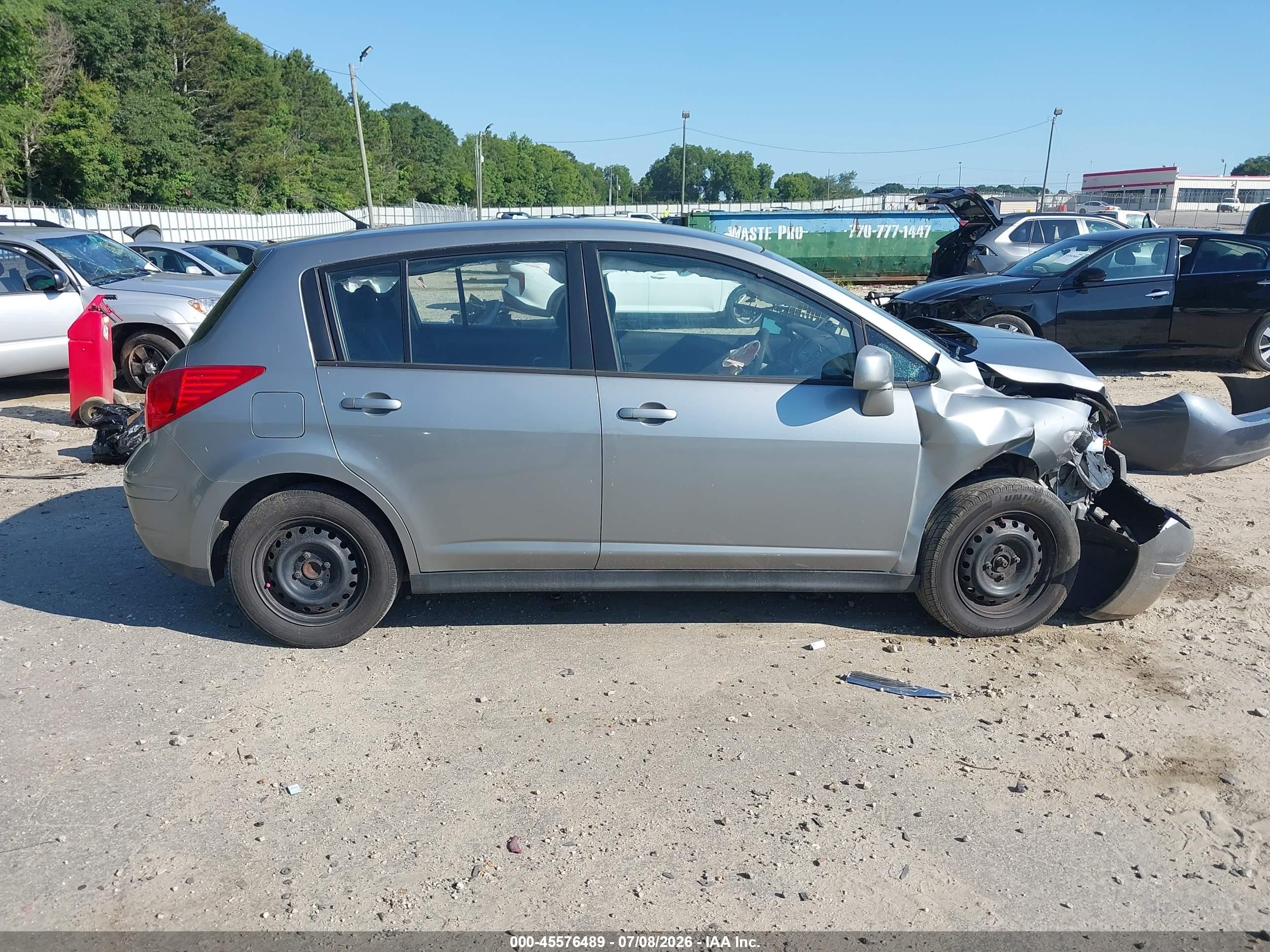 2011 Nissan Versa 1.8s Серый vin: 3N1BC1CP7BL504441