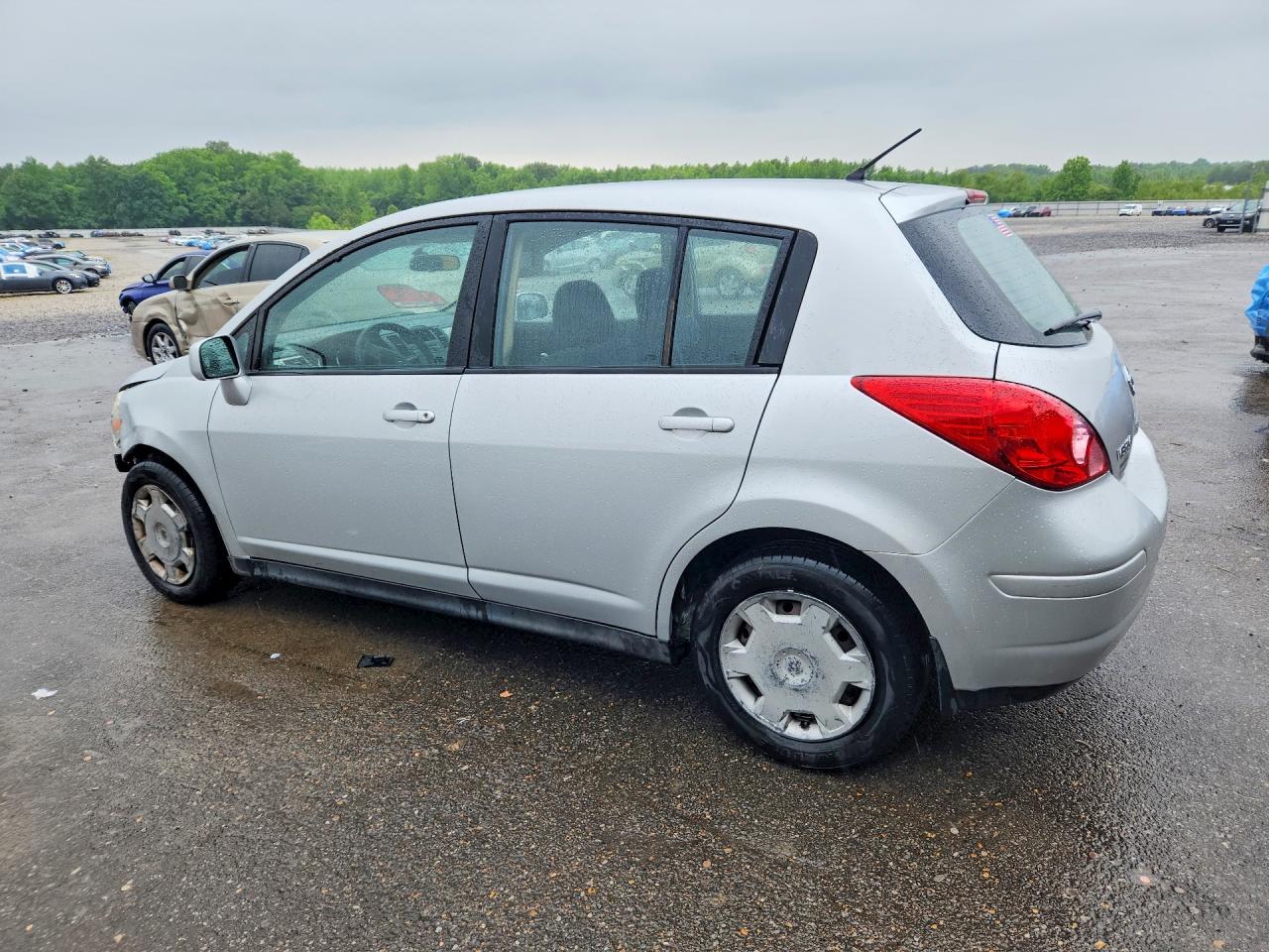 2011 Nissan Versa 1.8 S Silver vin: 3N1BC1CP7BL504911