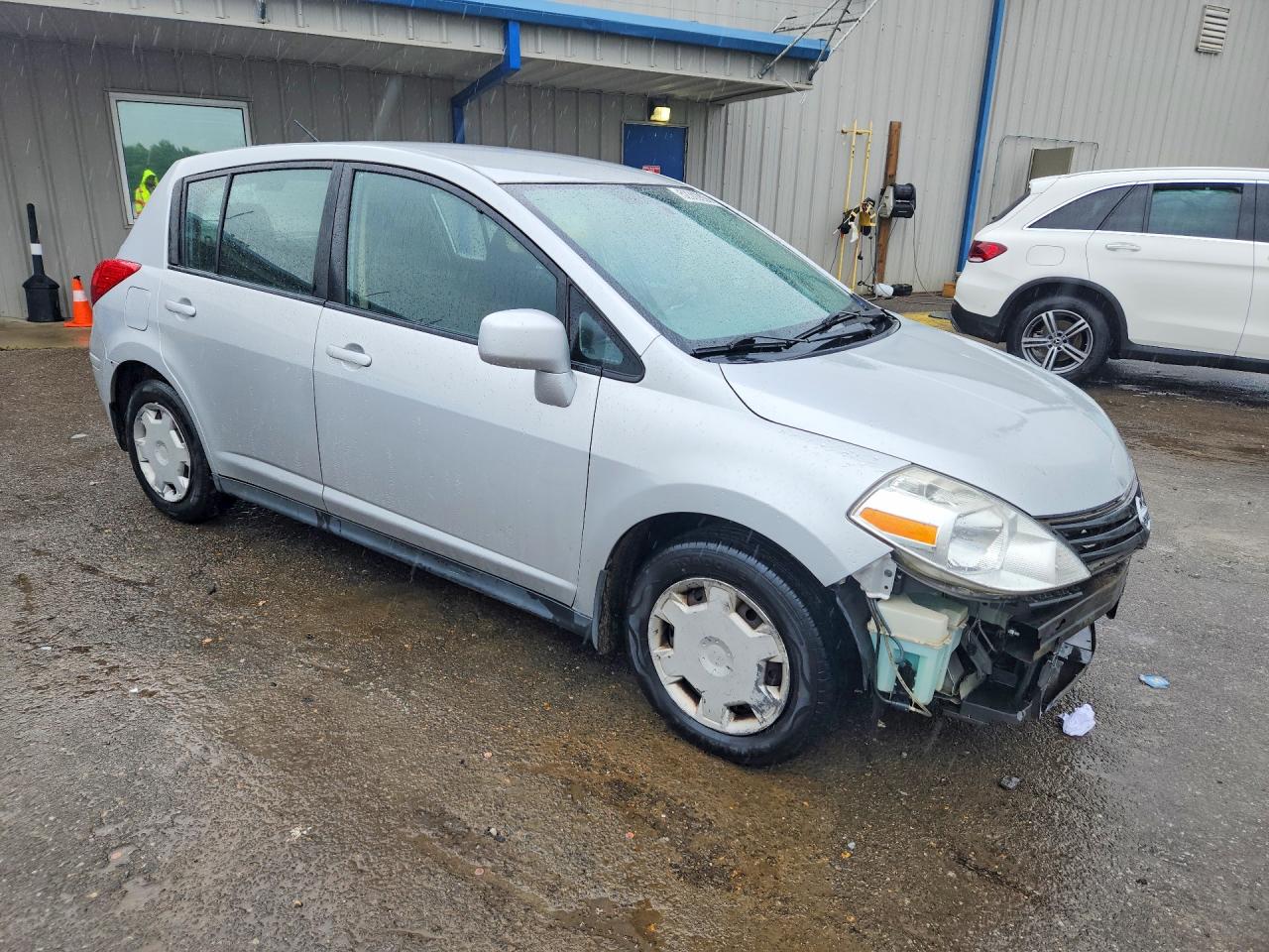 2011 Nissan Versa 1.8 S Silver vin: 3N1BC1CP7BL504911