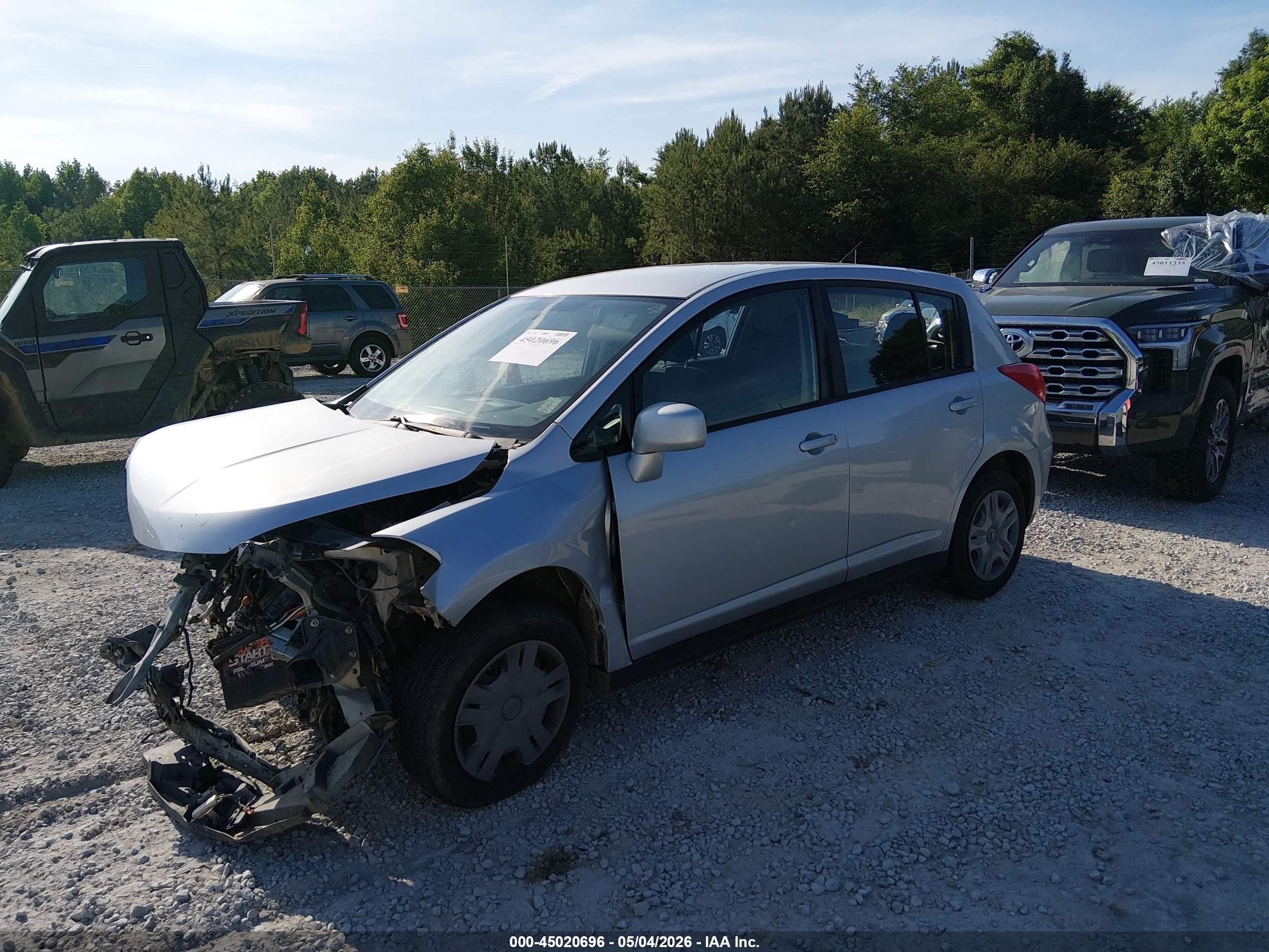 2011 Nissan Versa 1.8s Silver vin: 3N1BC1CP7BL511874