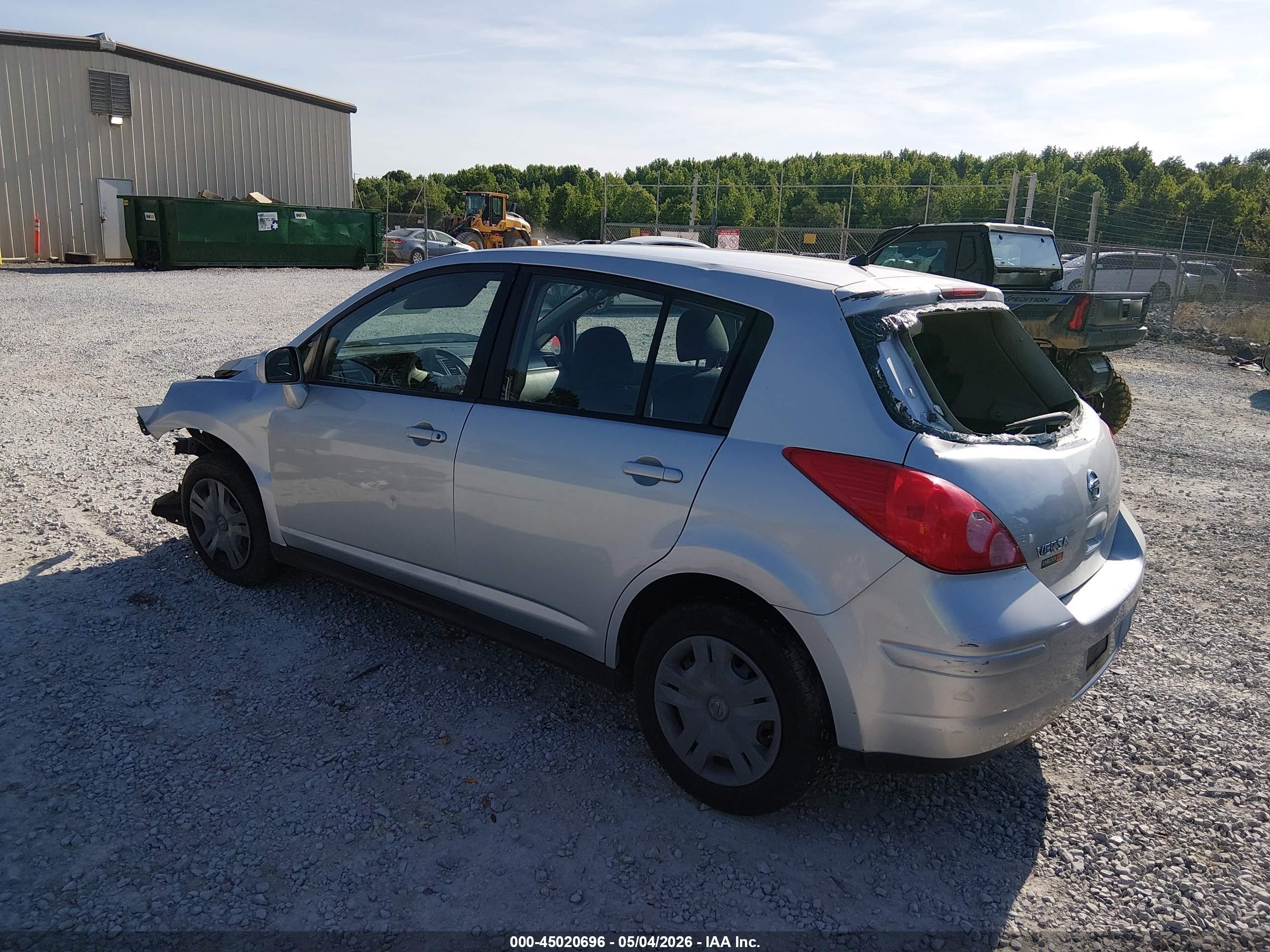 2011 Nissan Versa 1.8s Silver vin: 3N1BC1CP7BL511874