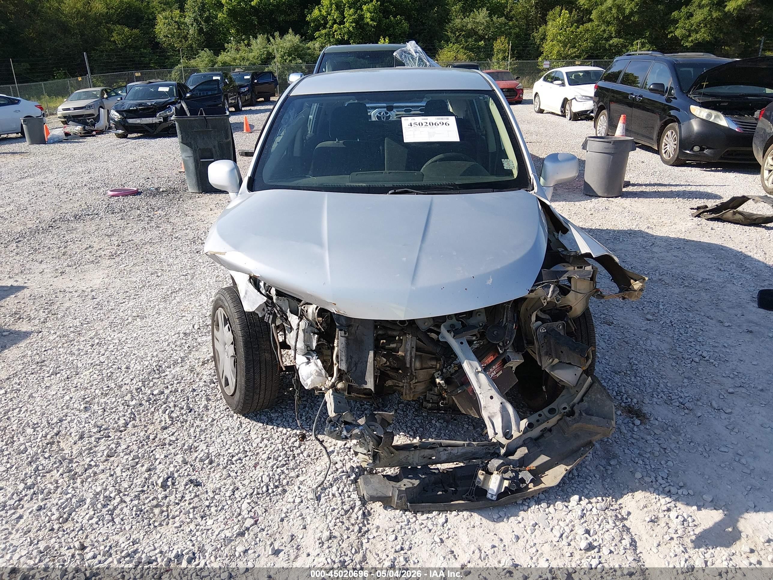 2011 Nissan Versa 1.8s Silver vin: 3N1BC1CP7BL511874