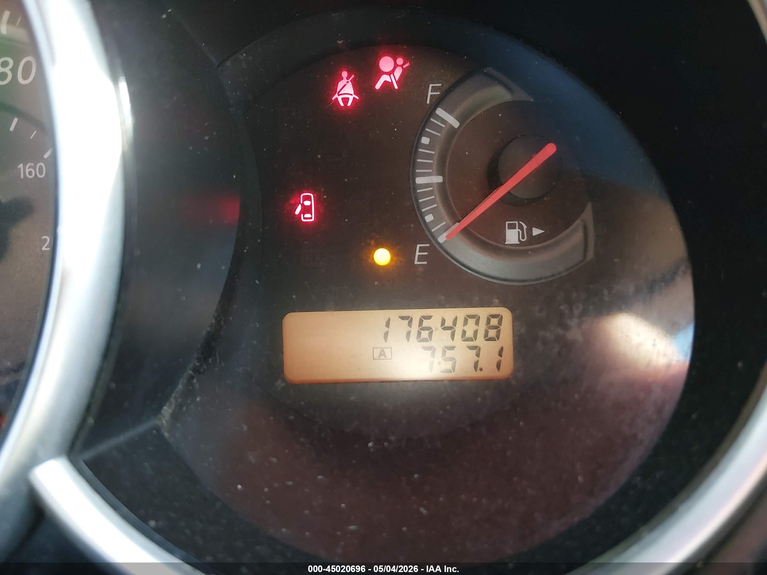 2011 Nissan Versa 1.8s Silver vin: 3N1BC1CP7BL511874